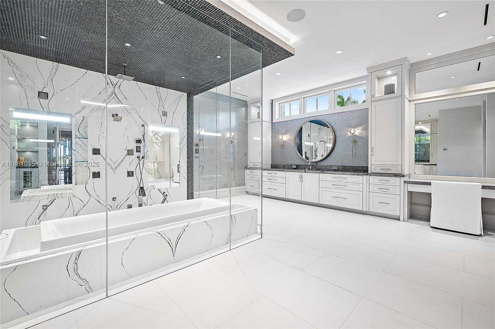 Small Image of 176 SPYGLASS LN, Jupiter Number 36