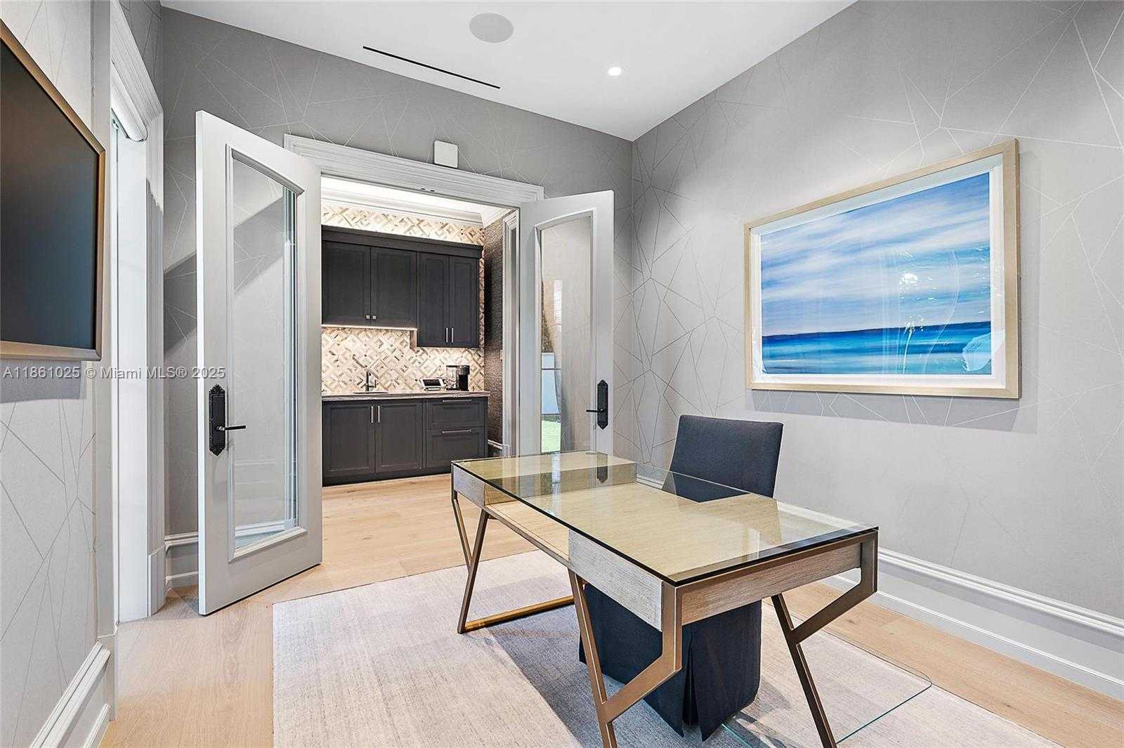 Small Image of 176 SPYGLASS LN, Jupiter Number 43