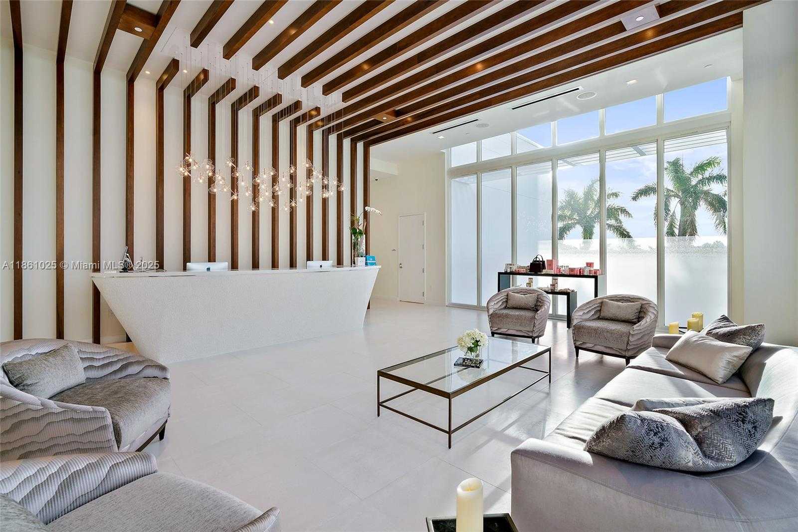 Small Image of 176 SPYGLASS LN, Jupiter Number 71