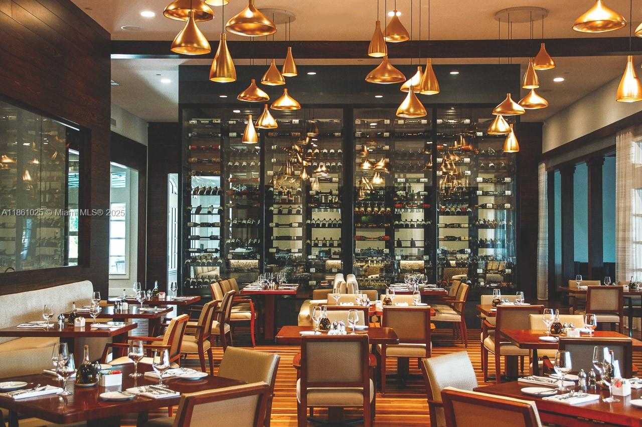 Small Image of 176 SPYGLASS LN, Jupiter Number 77