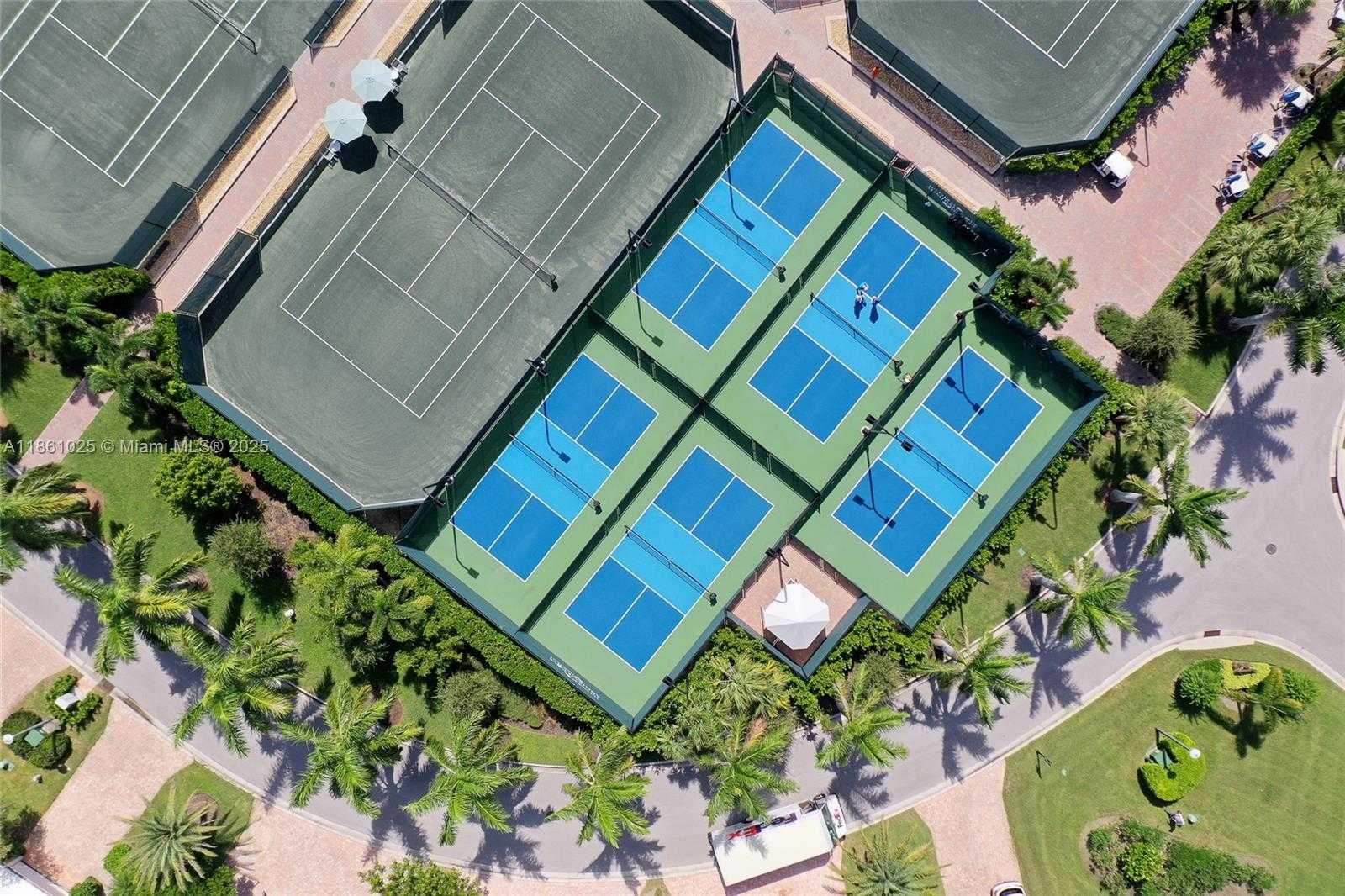 Small Image of 176 SPYGLASS LN, Jupiter Number 81