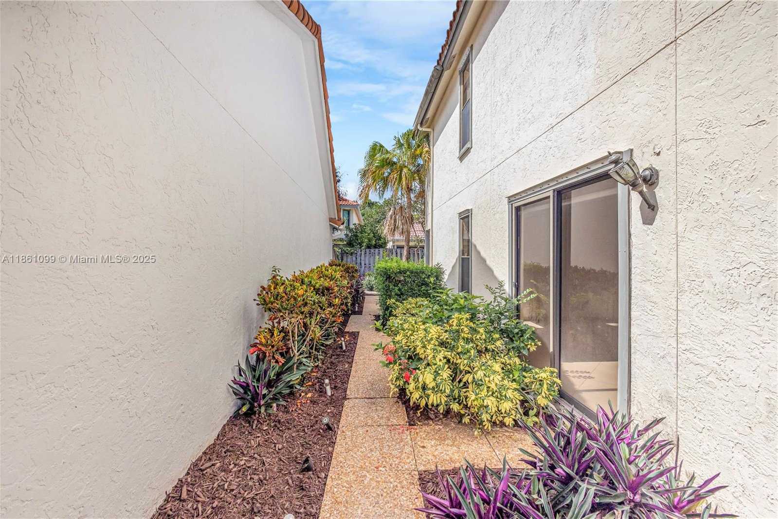 Small Image of 5535 ETON CT, Boca Raton Number 7