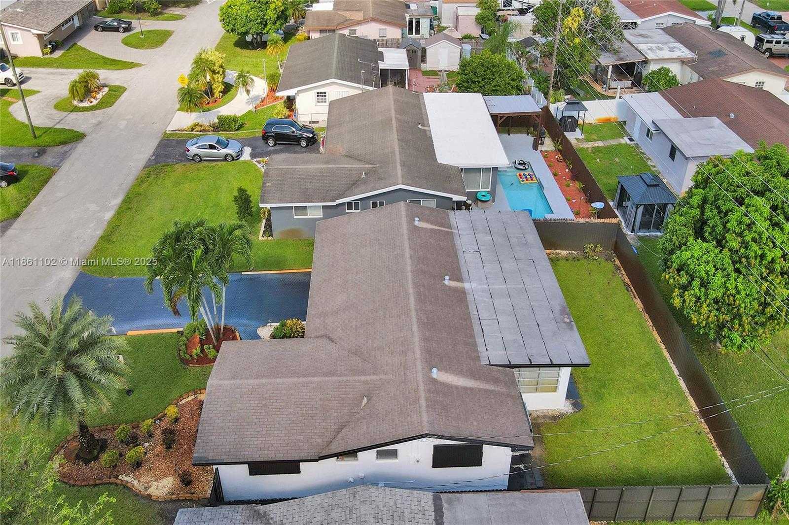 Small Image of 8571 NORTH WEST 15TH CT, Pembroke Pines Number 18