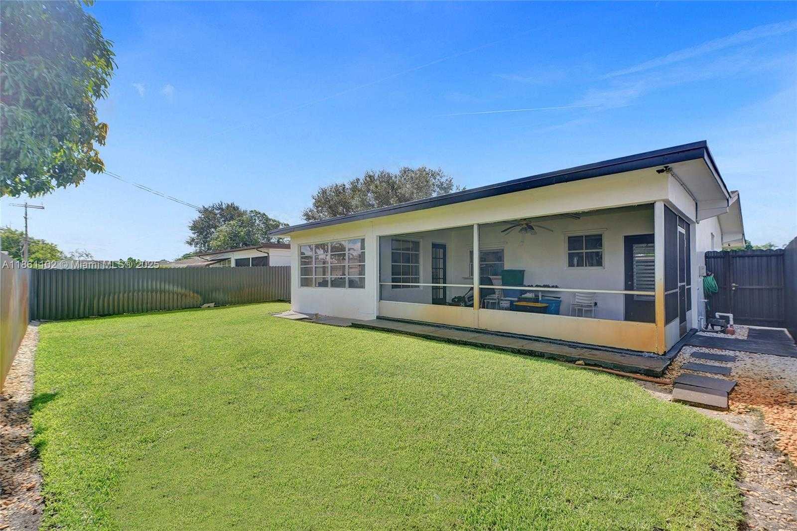 Small Image of 8571 NORTH WEST 15TH CT, Pembroke Pines Number 22