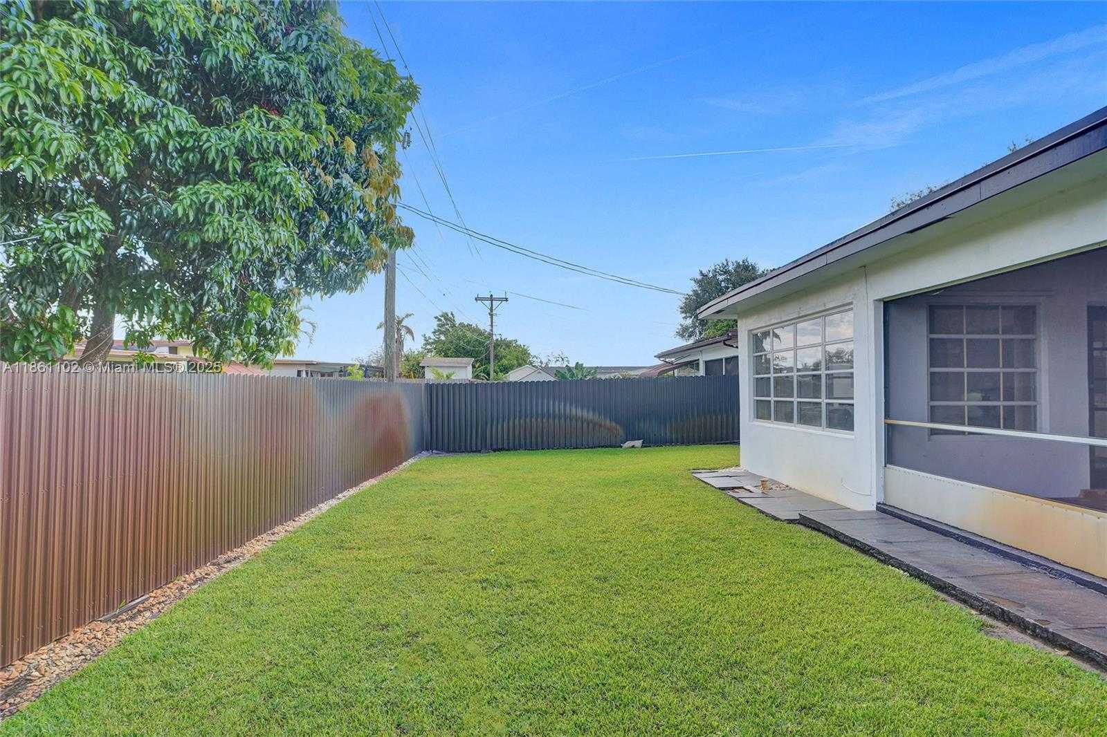Small Image of 8571 NORTH WEST 15TH CT, Pembroke Pines Number 25