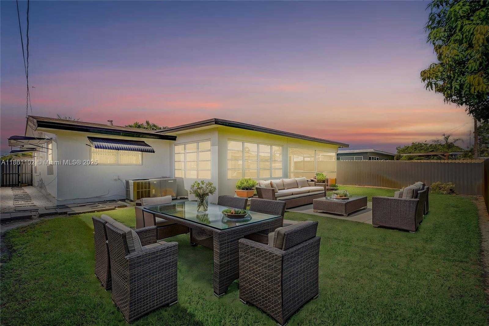 Small Image of 8571 NORTH WEST 15TH CT, Pembroke Pines Number 3