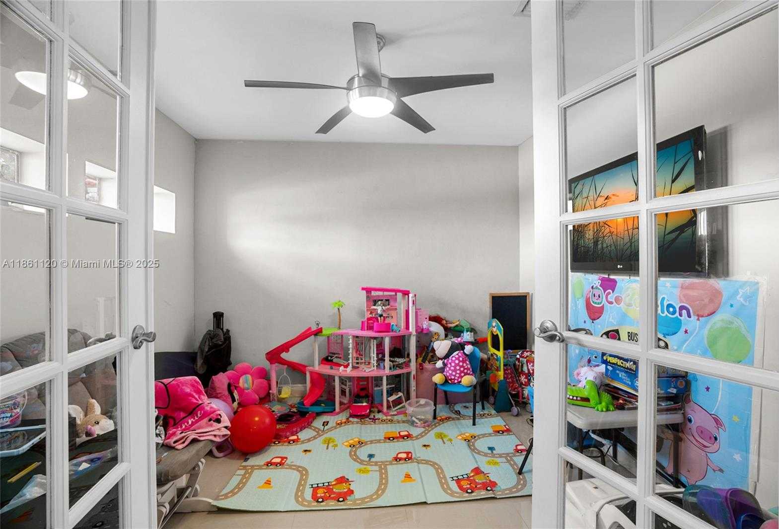 Small Image of 20110 NORTH WEST 83RD PL, Hialeah Number 11