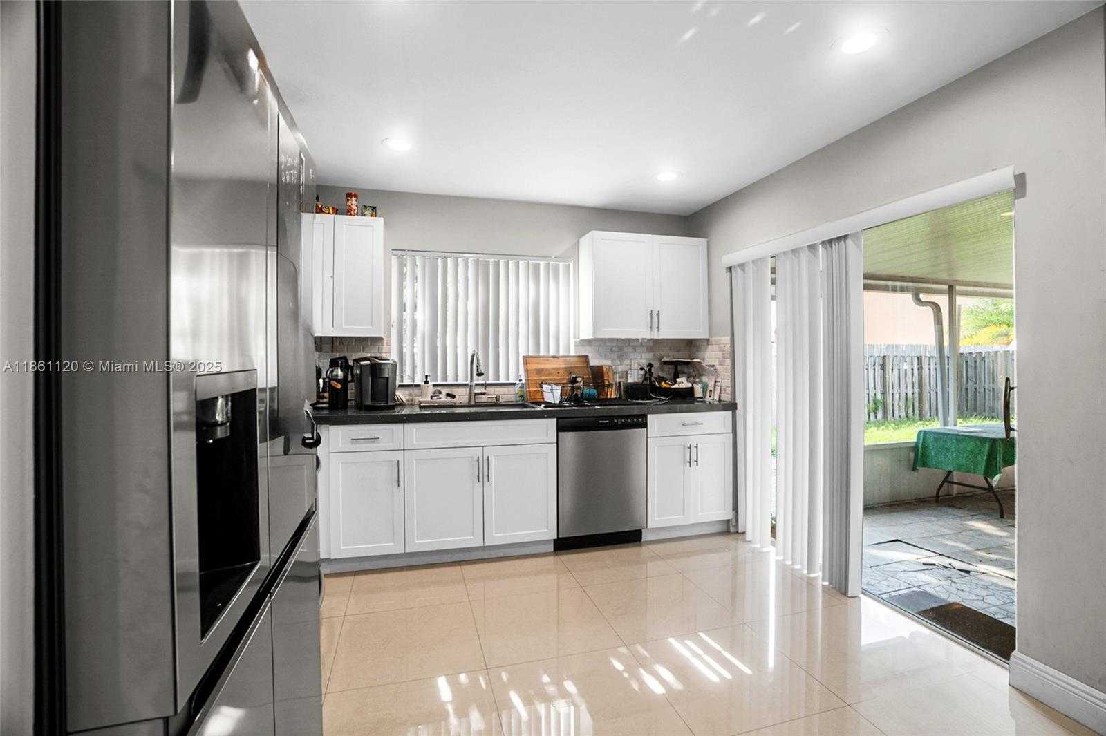 Small Image of 20110 NORTH WEST 83RD PL, Hialeah Number 15