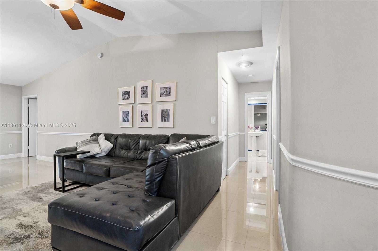 Small Image of 20110 NORTH WEST 83RD PL, Hialeah Number 17