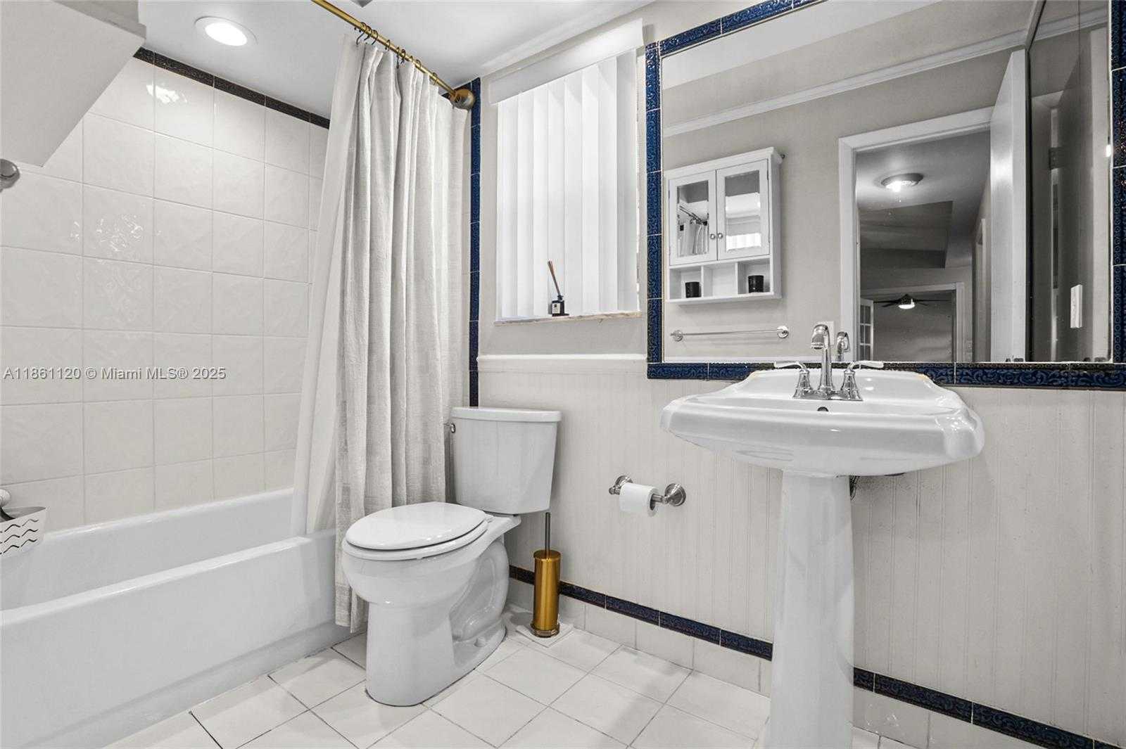 Small Image of 20110 NORTH WEST 83RD PL, Hialeah Number 20