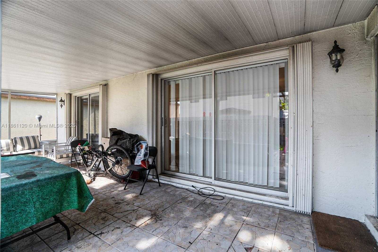 Small Image of 20110 NORTH WEST 83RD PL, Hialeah Number 27