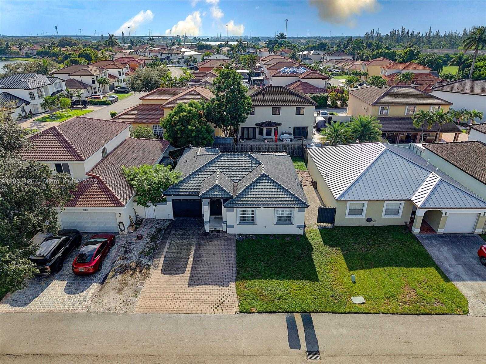 Small Image of 20110 NORTH WEST 83RD PL, Hialeah Number 28