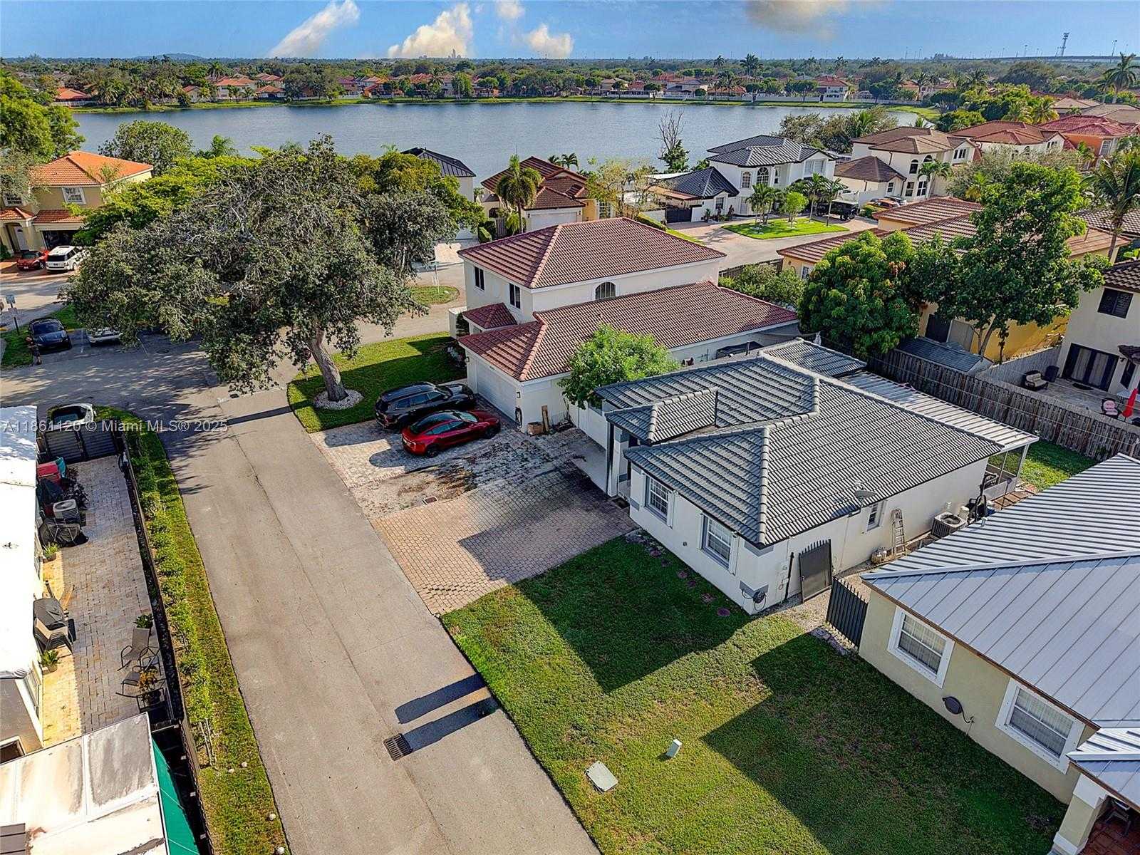 Small Image of 20110 NORTH WEST 83RD PL, Hialeah Number 31