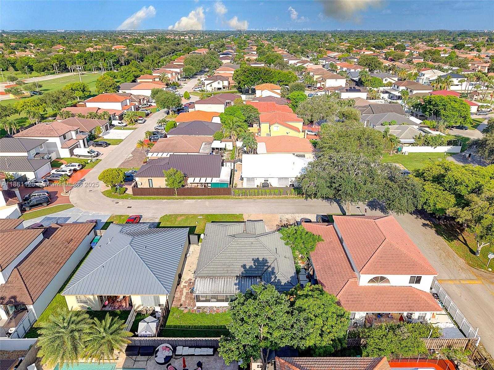 Small Image of 20110 NORTH WEST 83RD PL, Hialeah Number 33