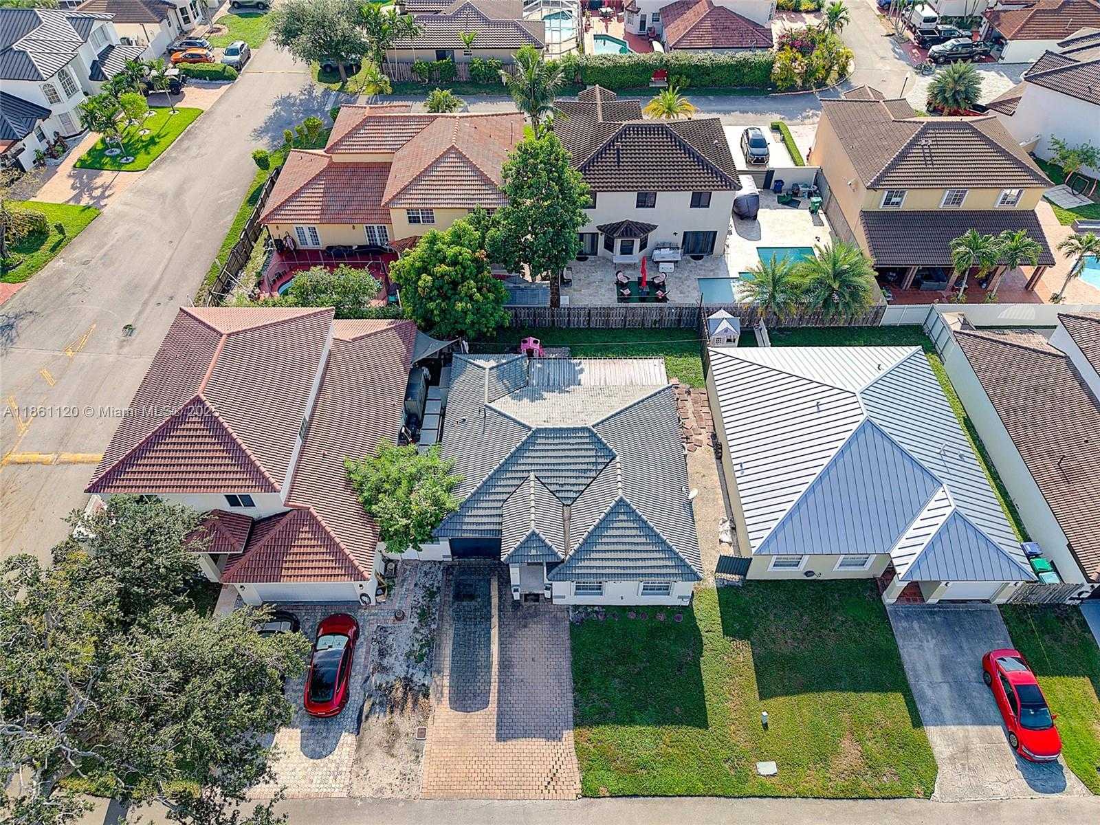 Small Image of 20110 NORTH WEST 83RD PL, Hialeah Number 38