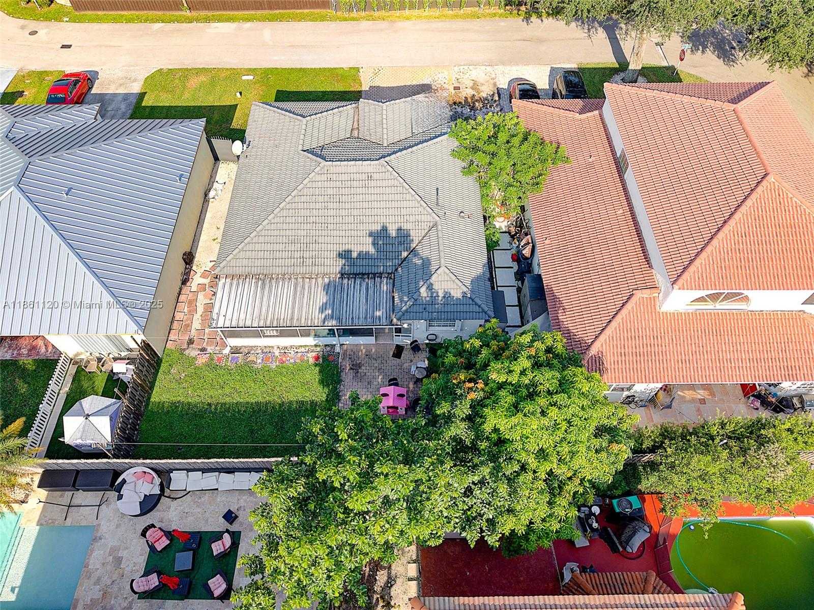 Small Image of 20110 NORTH WEST 83RD PL, Hialeah Number 39