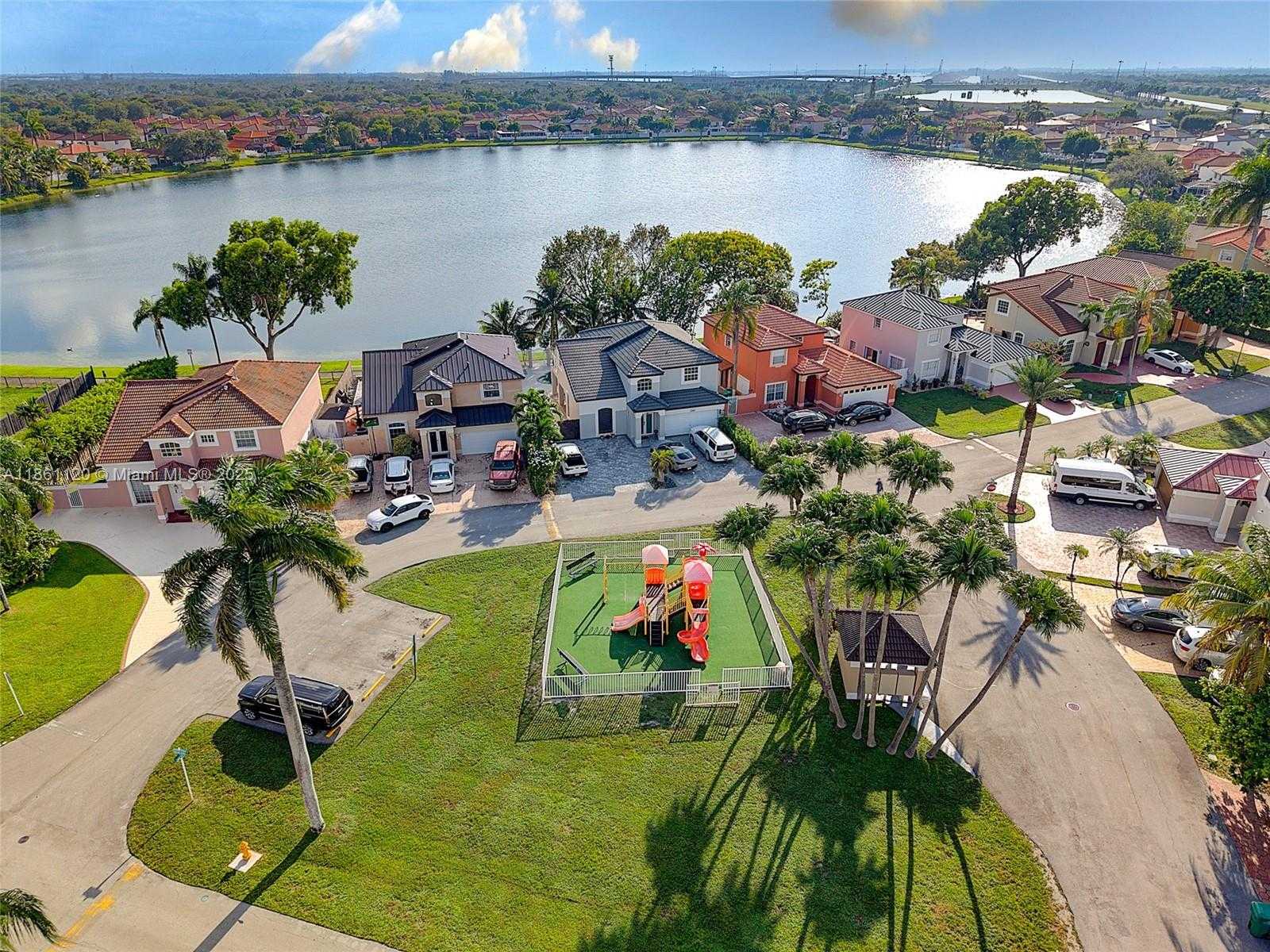 Small Image of 20110 NORTH WEST 83RD PL, Hialeah Number 40