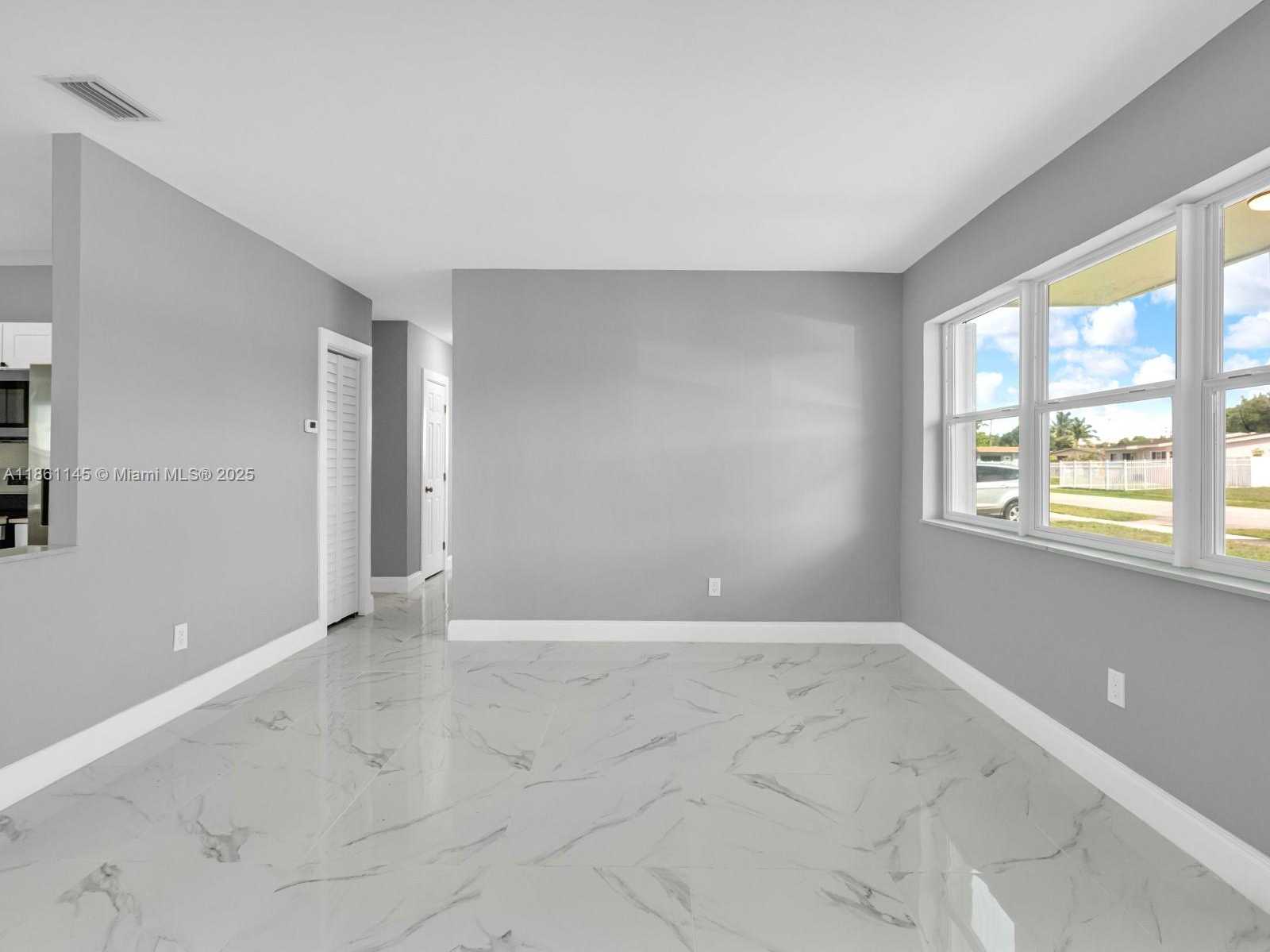 Small Image of 3781 NORTH WEST 192ND ST, Miami Gardens Number 12