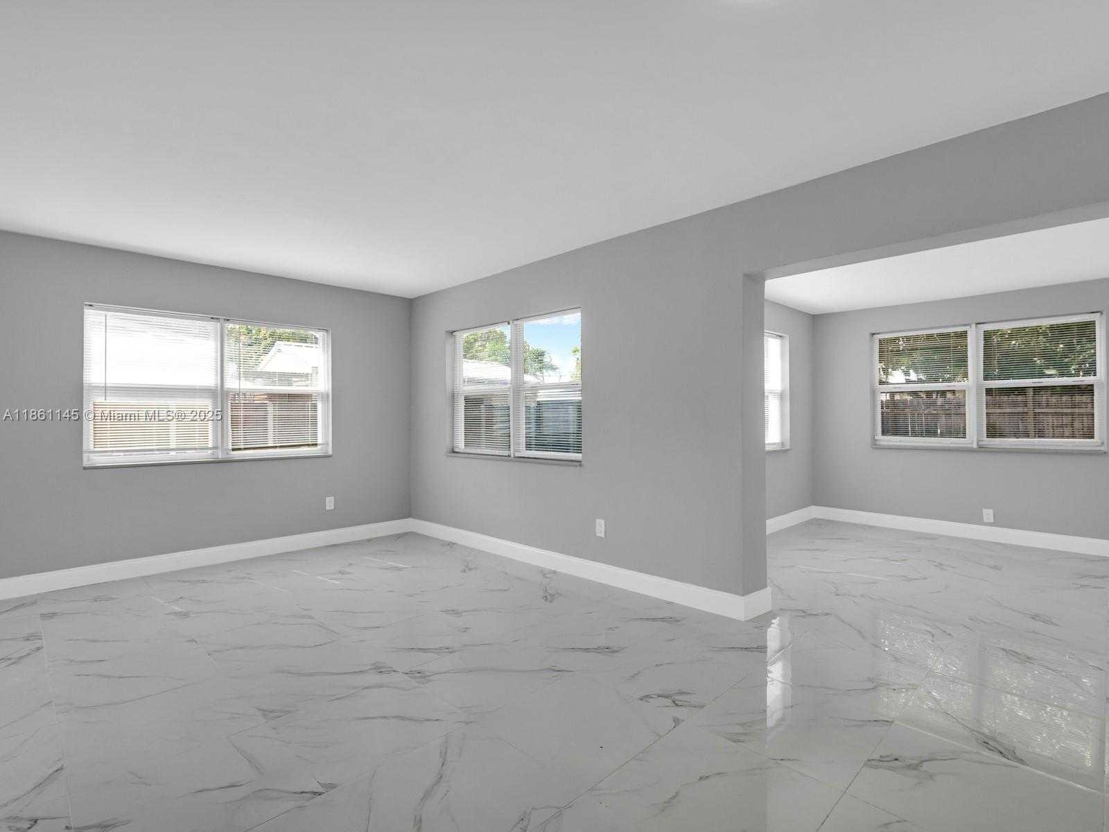 Small Image of 3781 NORTH WEST 192ND ST, Miami Gardens Number 14