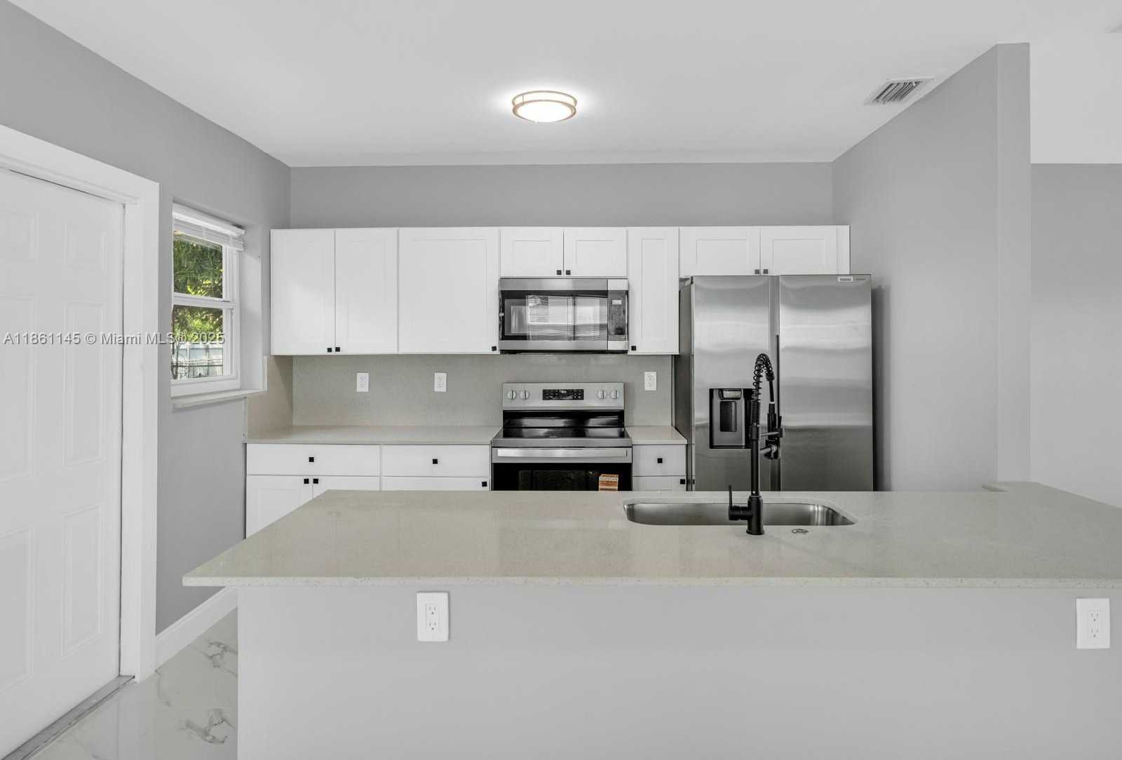 Small Image of 3781 NORTH WEST 192ND ST, Miami Gardens Number 17