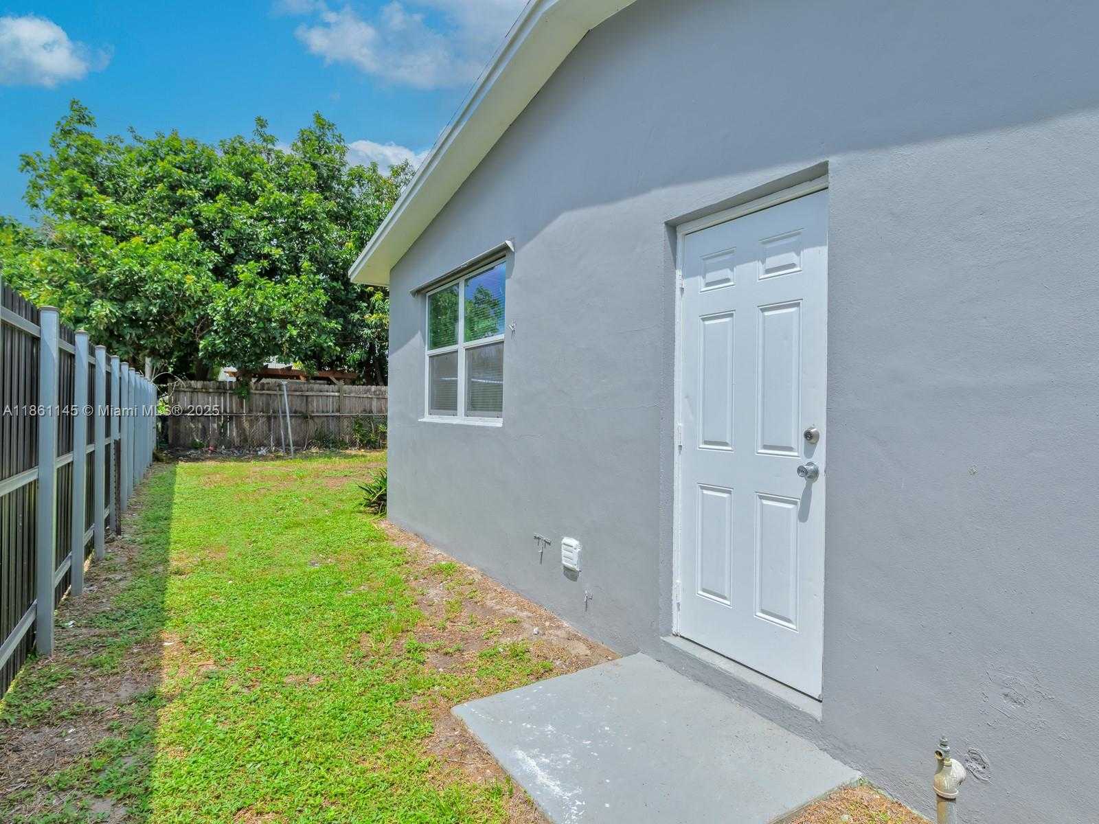 Small Image of 3781 NORTH WEST 192ND ST, Miami Gardens Number 33