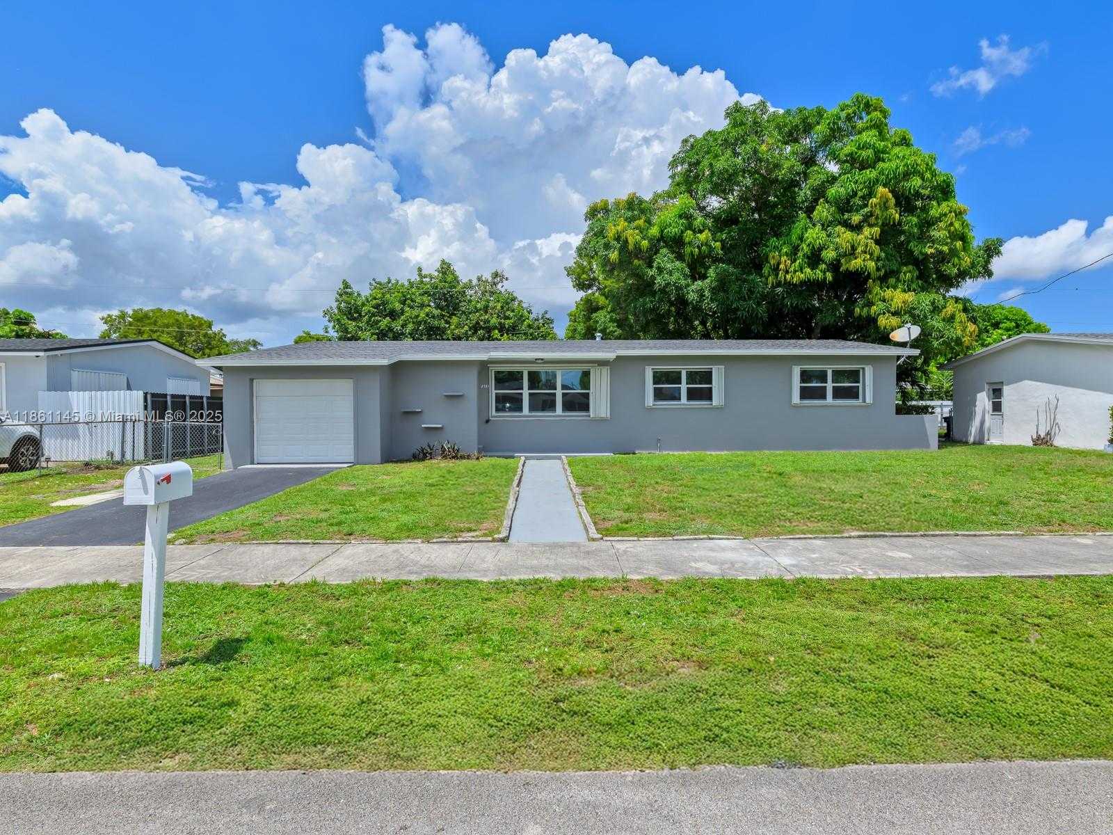 Small Image of 3781 NORTH WEST 192ND ST, Miami Gardens Number 4