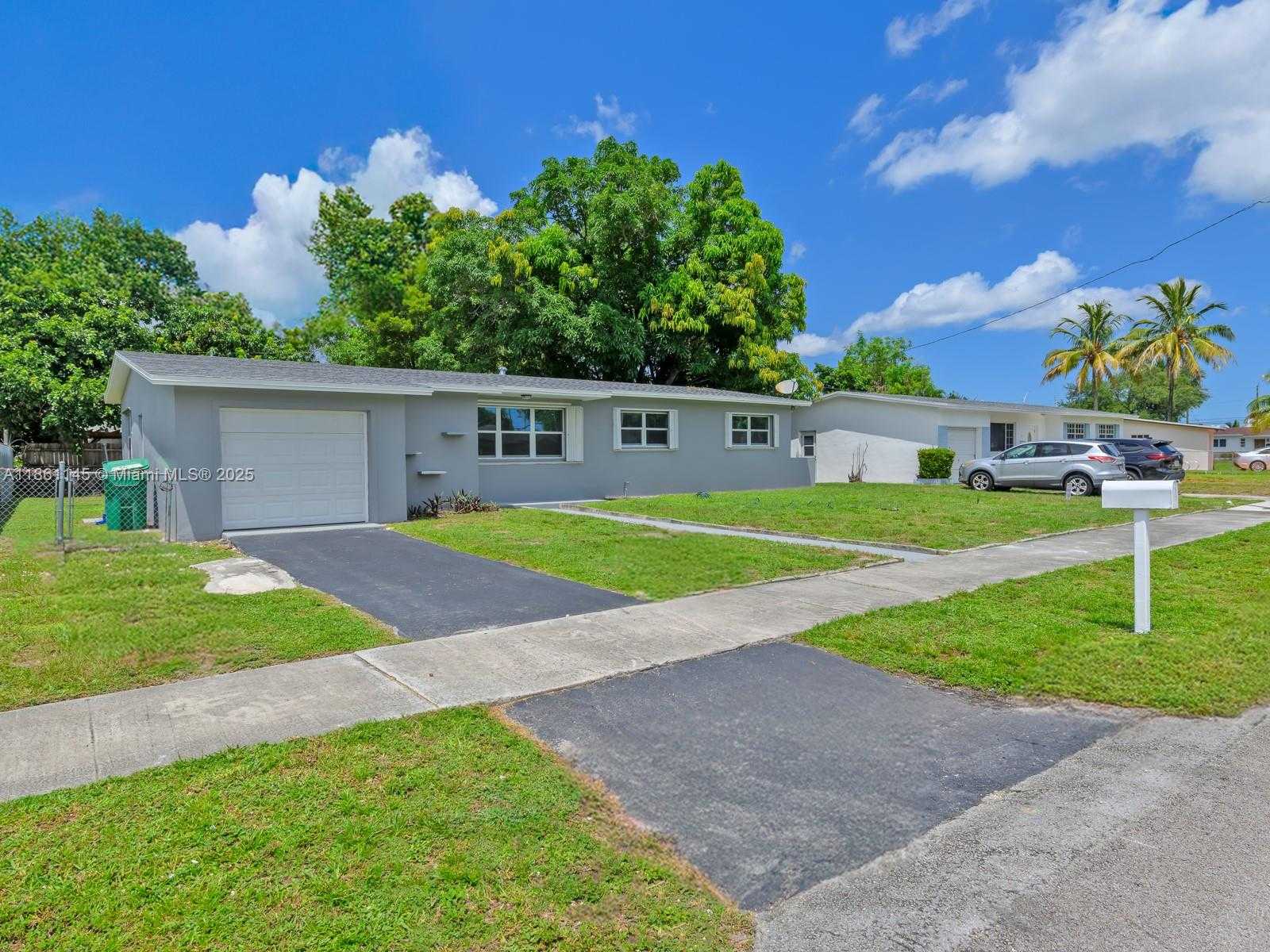 Small Image of 3781 NORTH WEST 192ND ST, Miami Gardens Number 5