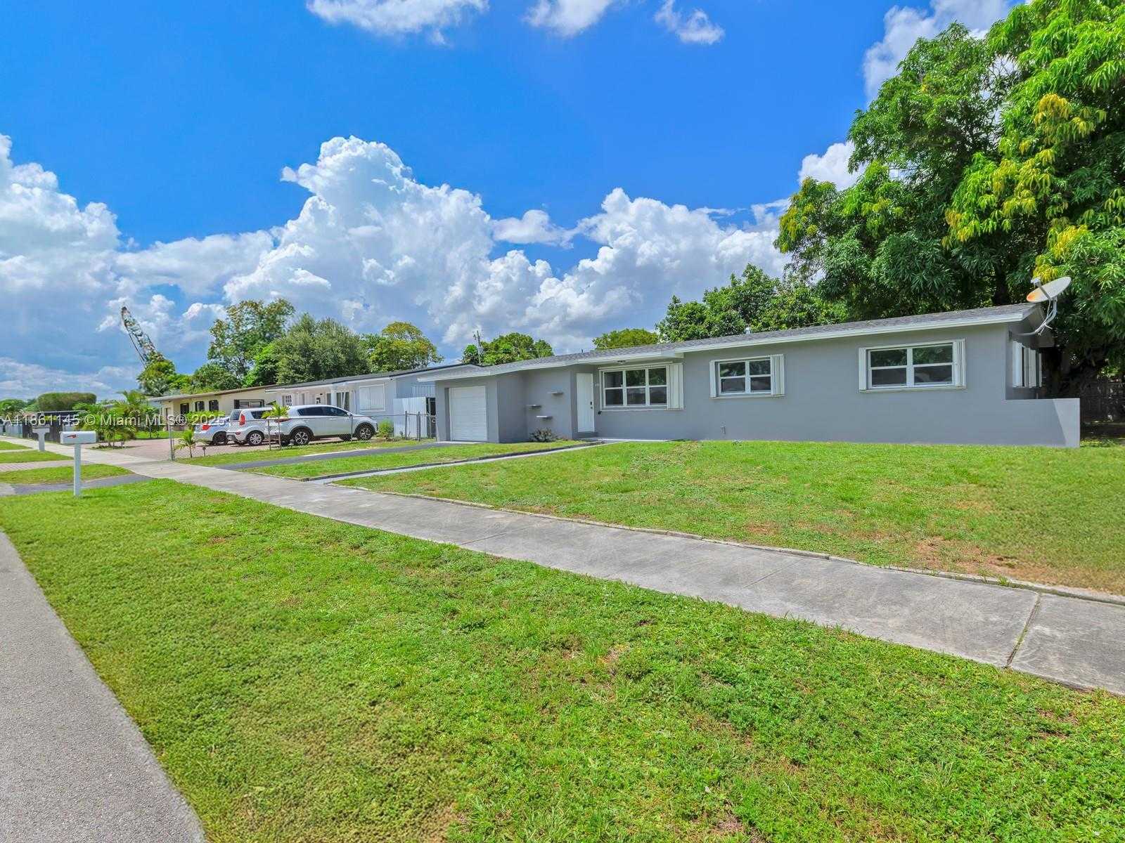 Small Image of 3781 NORTH WEST 192ND ST, Miami Gardens Number 6