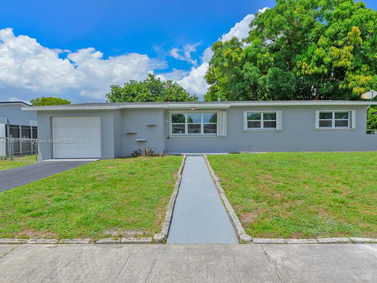 Small Image of 3781 NORTH WEST 192ND ST, Miami Gardens Number 7