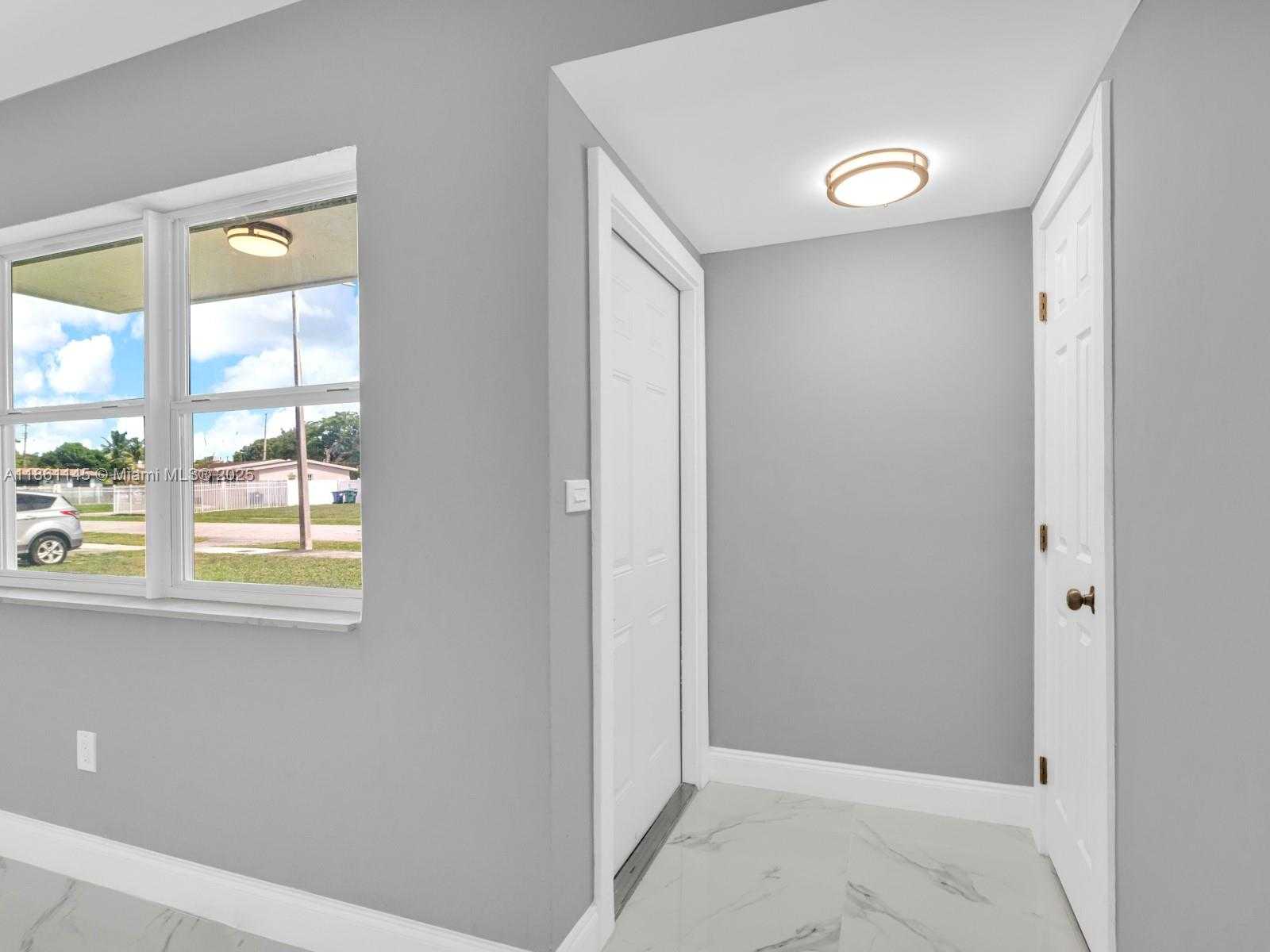 Small Image of 3781 NORTH WEST 192ND ST, Miami Gardens Number 9