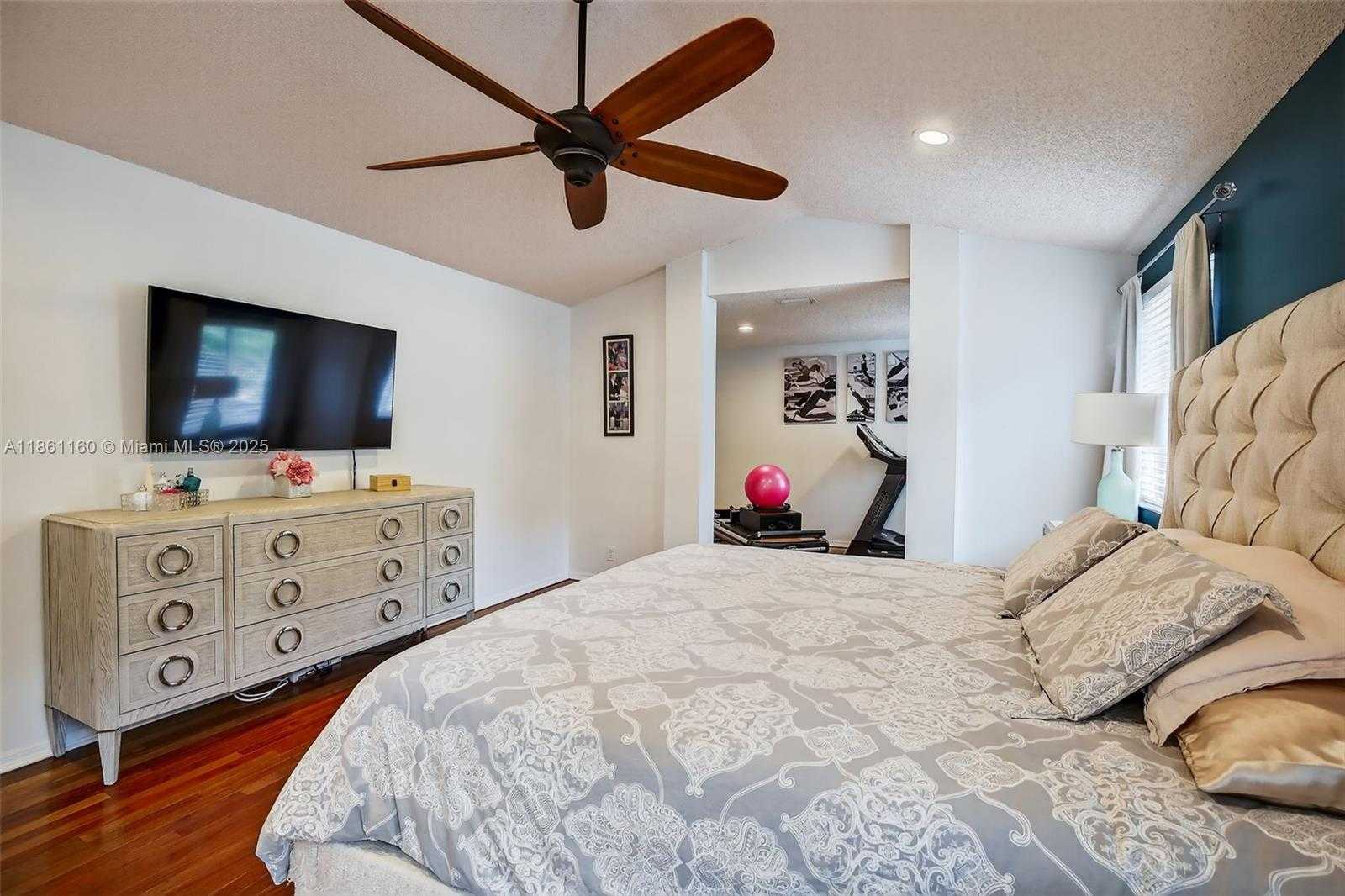 Small Image of 3989 PINEWOOD LN, Weston Number 17