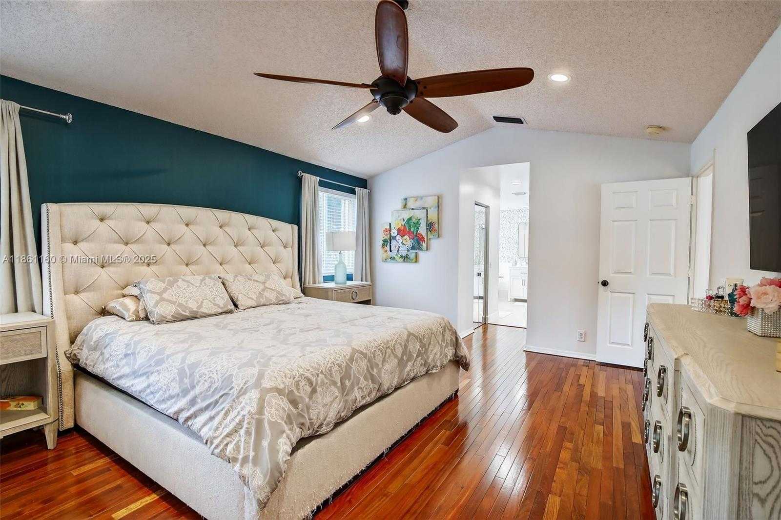 Small Image of 3989 PINEWOOD LN, Weston Number 18