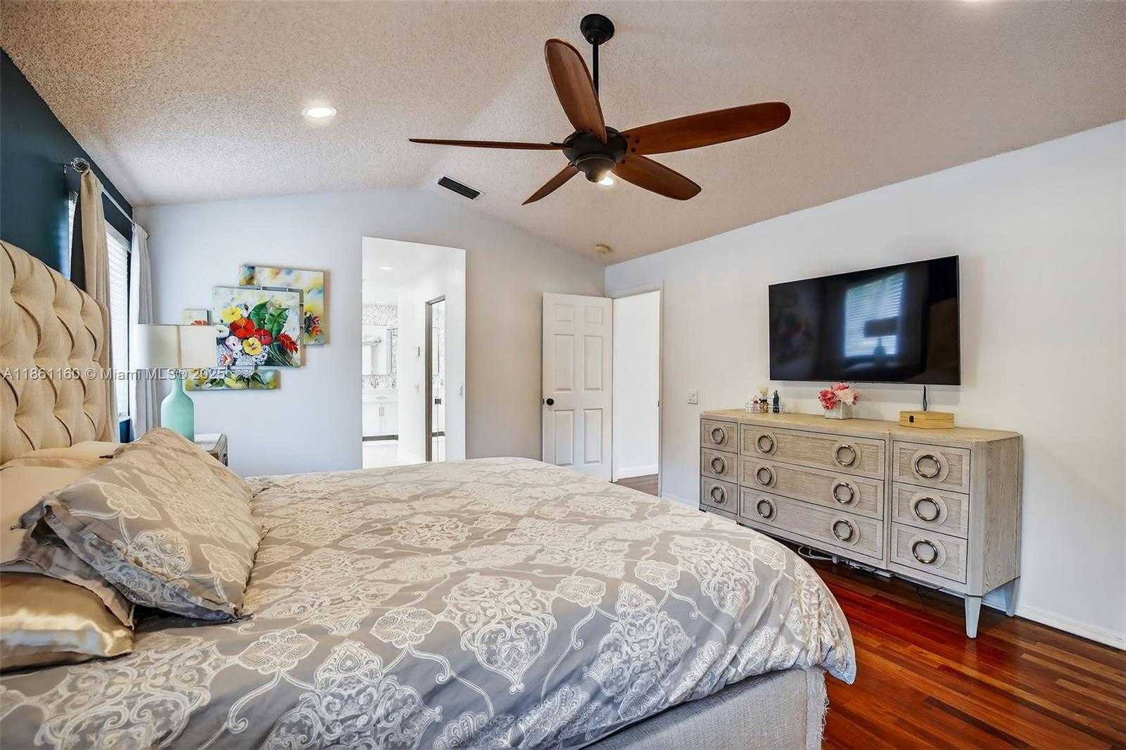Small Image of 3989 PINEWOOD LN, Weston Number 19