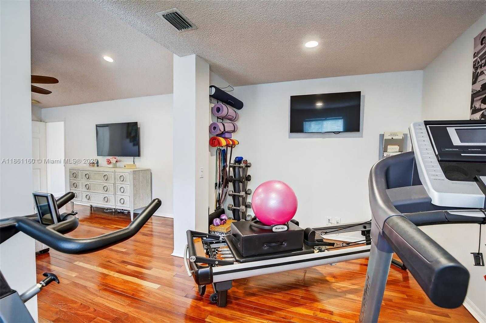 Small Image of 3989 PINEWOOD LN, Weston Number 22
