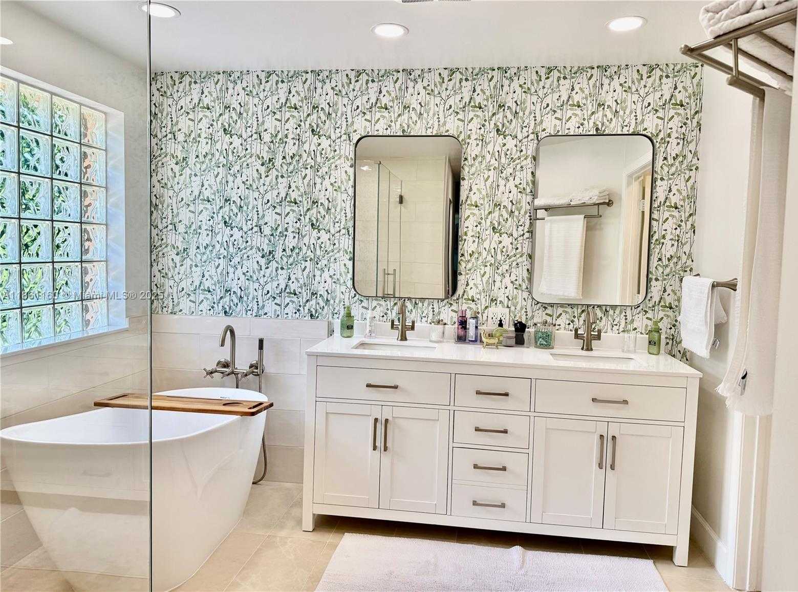 Small Image of 3989 PINEWOOD LN, Weston Number 24