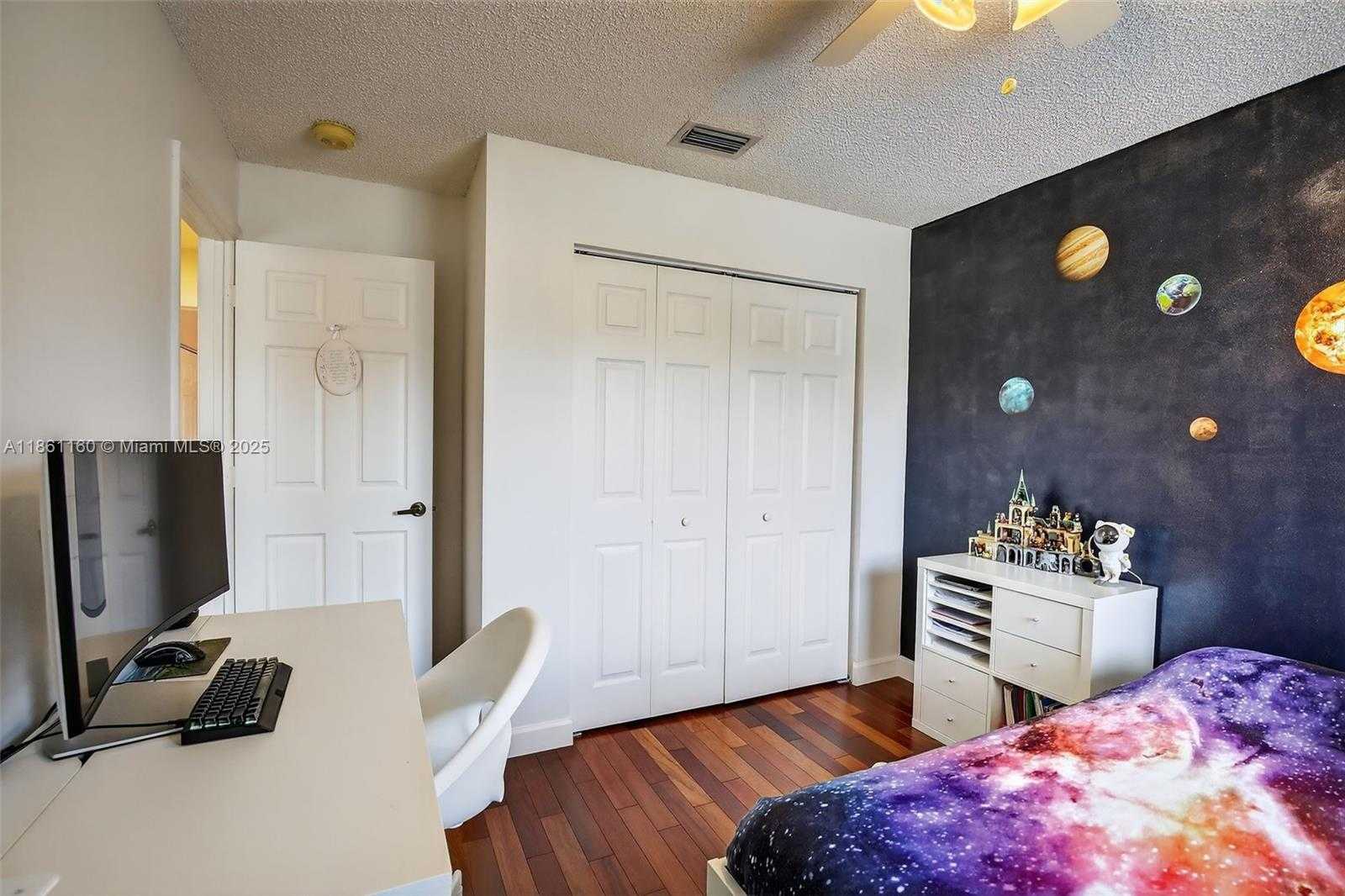 Small Image of 3989 PINEWOOD LN, Weston Number 31