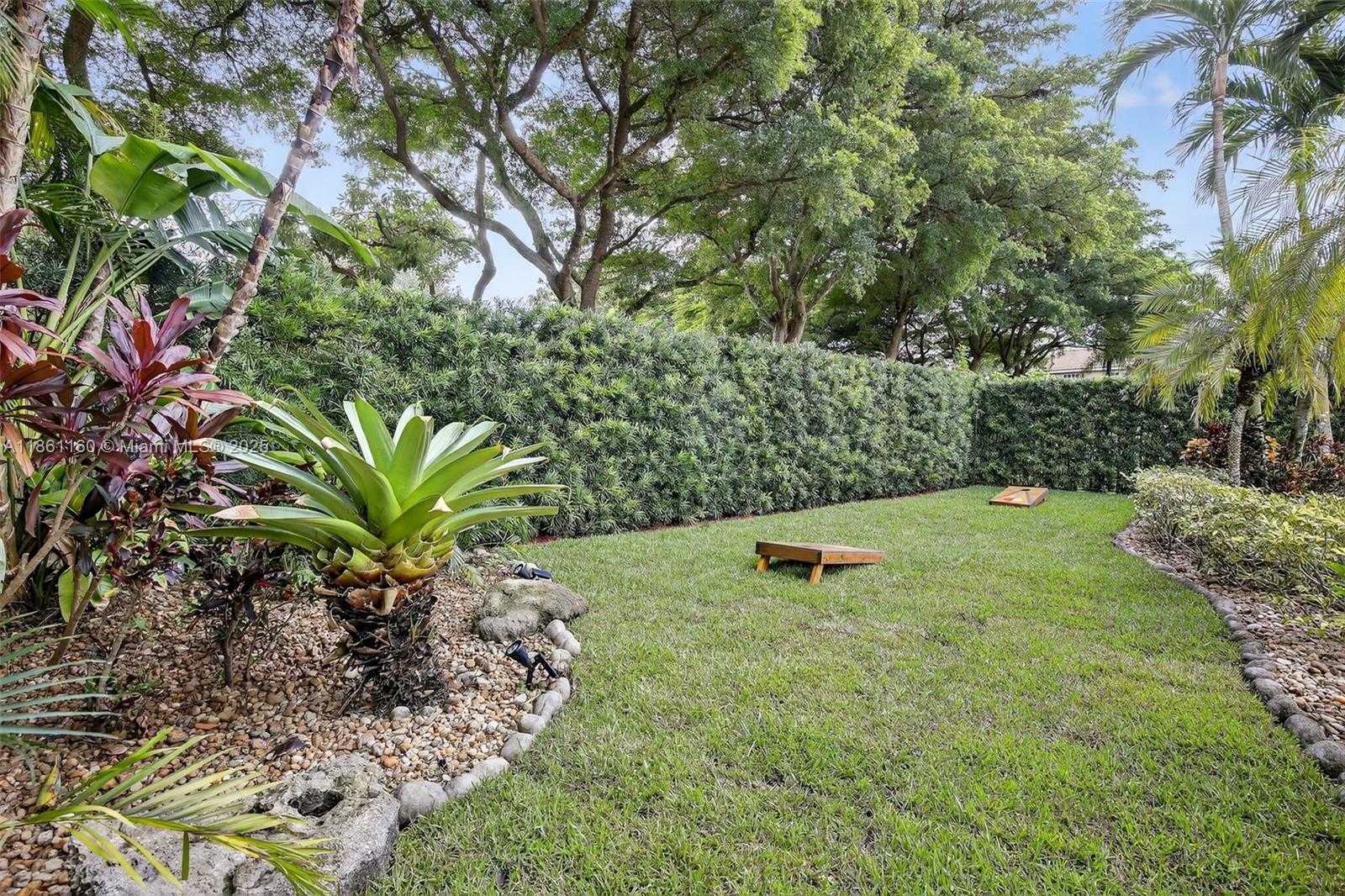 Small Image of 3989 PINEWOOD LN, Weston Number 34