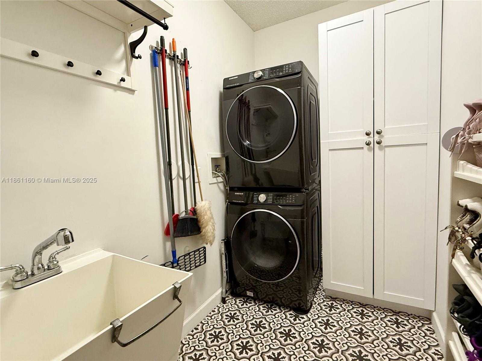 Small Image of 3989 PINEWOOD LN, Weston Number 8