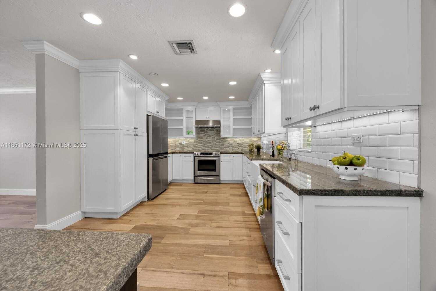 Small Image of 14701 SOUTH WEST 84TH CT, Palmetto Bay Number 19