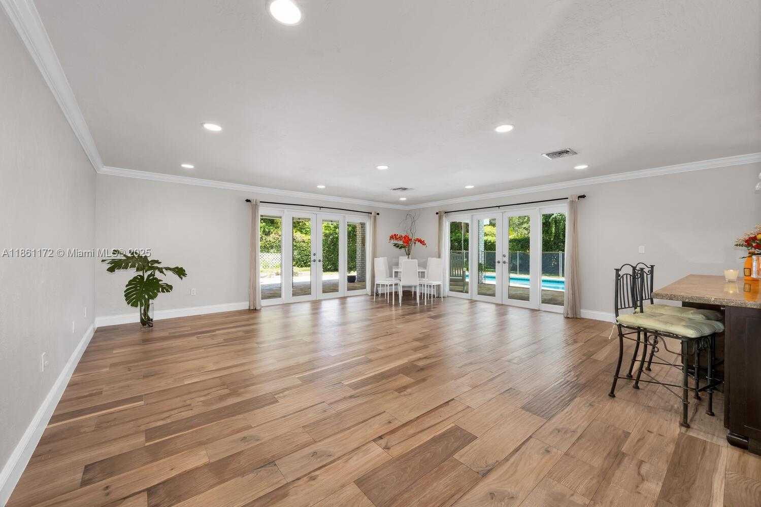 Small Image of 14701 SOUTH WEST 84TH CT, Palmetto Bay Number 2
