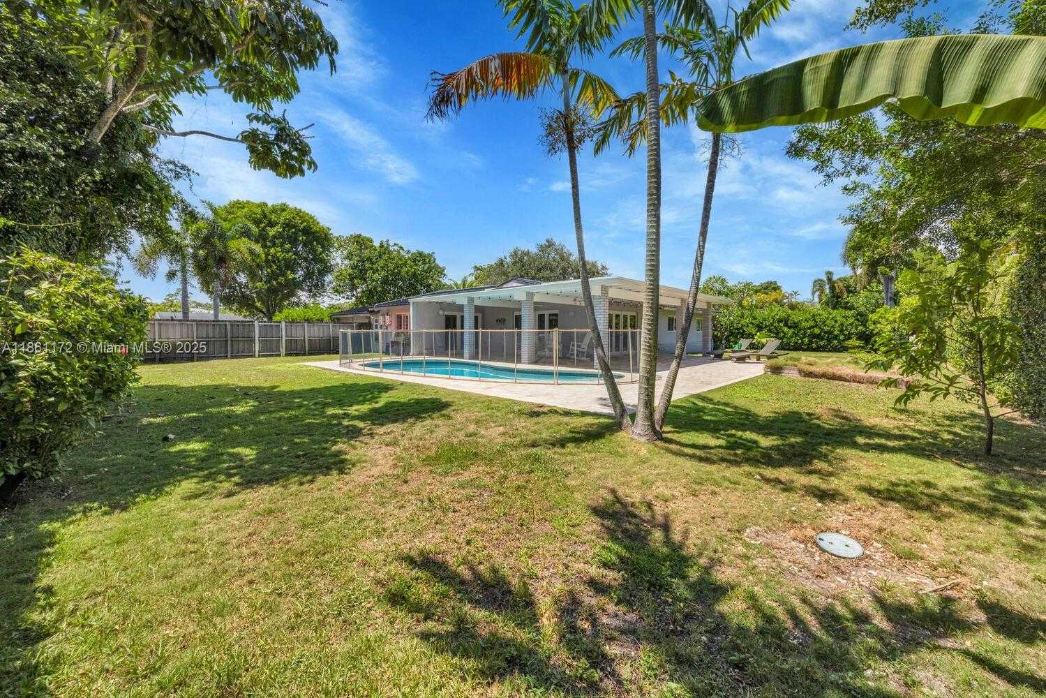 Small Image of 14701 SOUTH WEST 84TH CT, Palmetto Bay Number 28