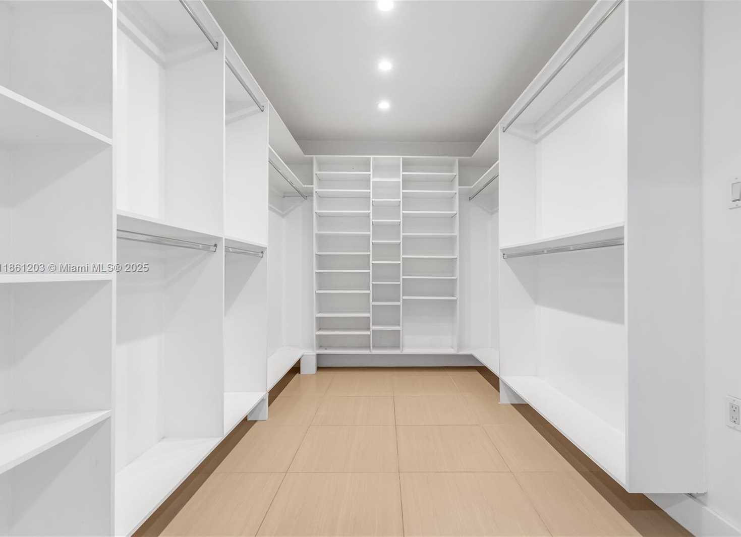 Small Image of 17201 NORTH WEST 37TH AVE, Miami Gardens Number 22
