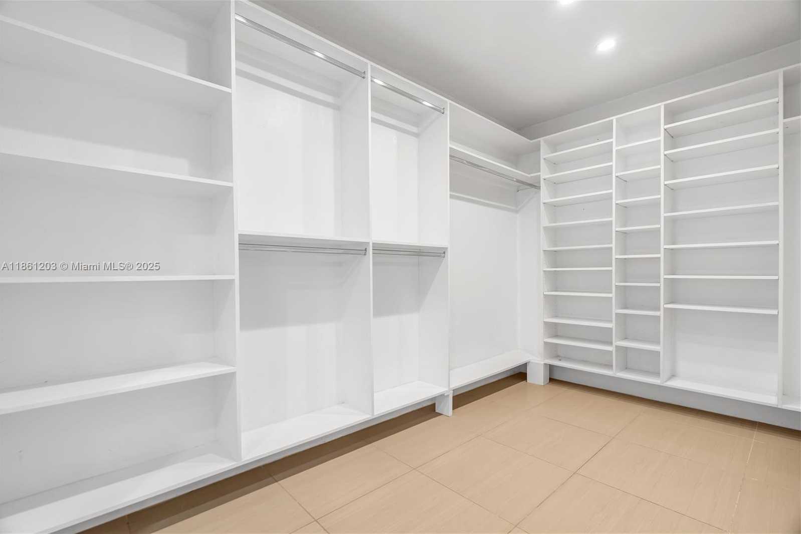 Small Image of 17201 NORTH WEST 37TH AVE, Miami Gardens Number 23