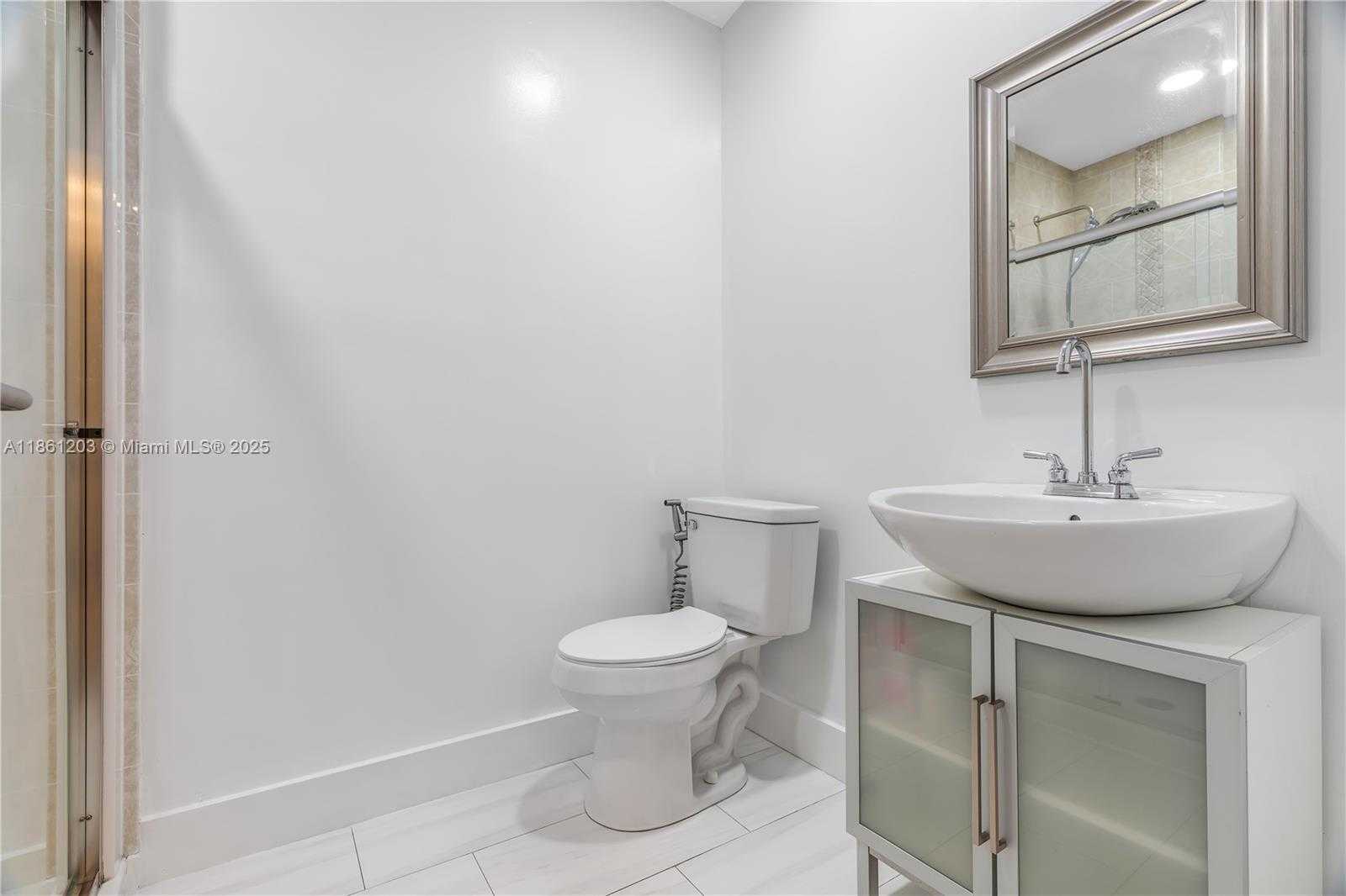 Small Image of 17201 NORTH WEST 37TH AVE, Miami Gardens Number 24