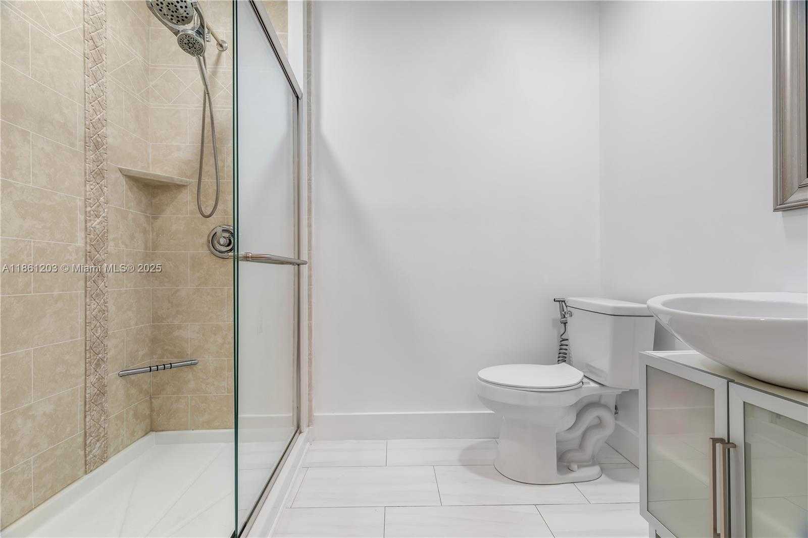 Small Image of 17201 NORTH WEST 37TH AVE, Miami Gardens Number 25