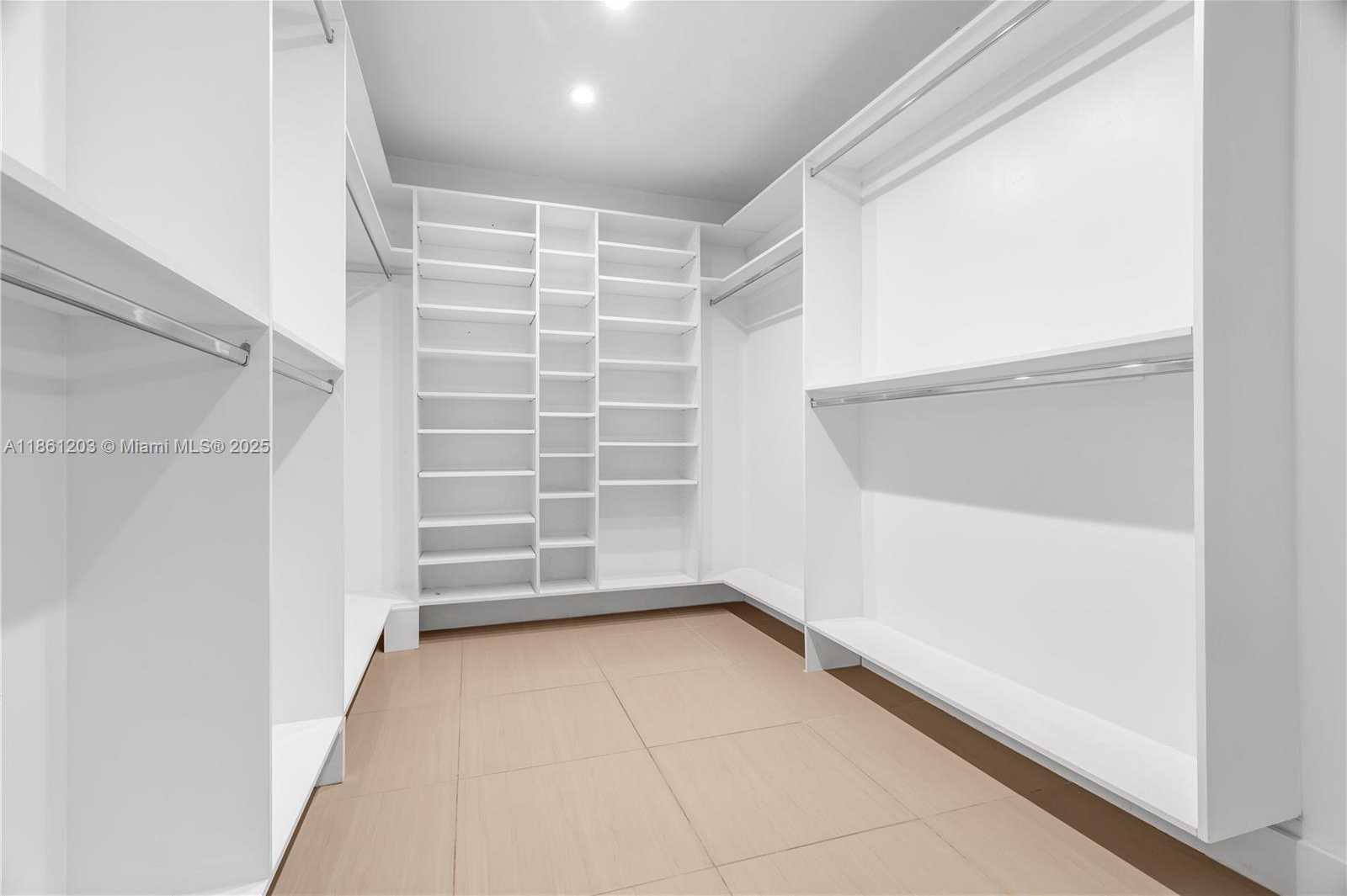 Small Image of 17201 NORTH WEST 37TH AVE, Miami Gardens Number 26