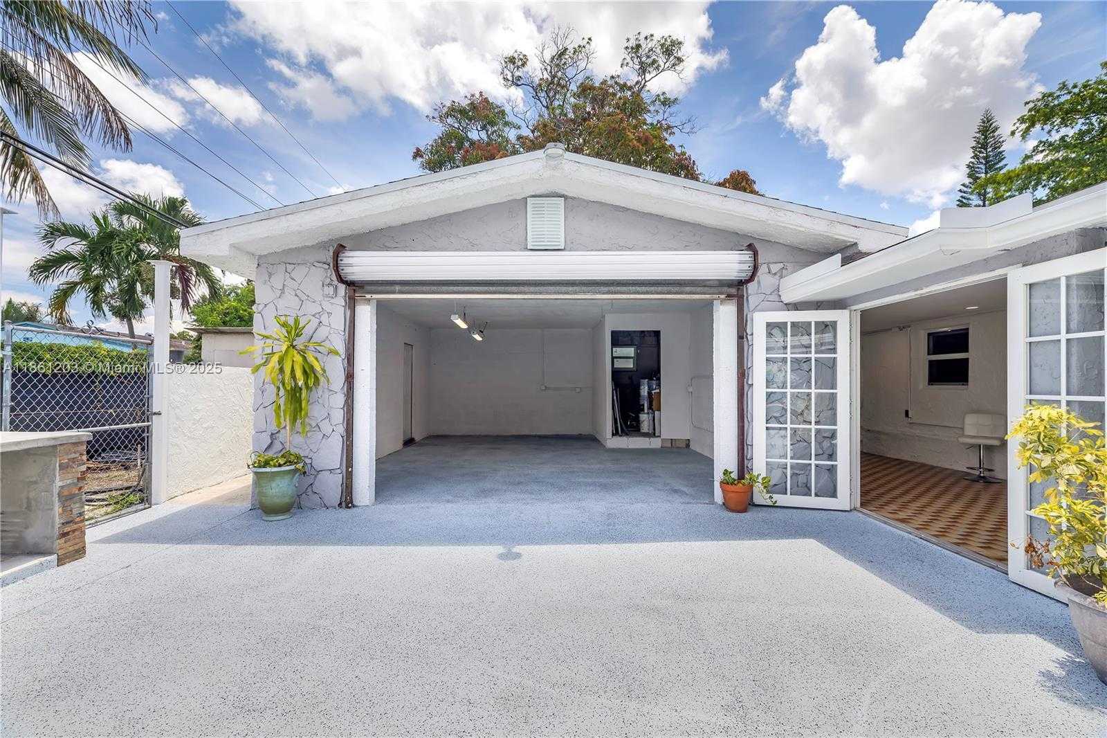 Small Image of 17201 NORTH WEST 37TH AVE, Miami Gardens Number 34