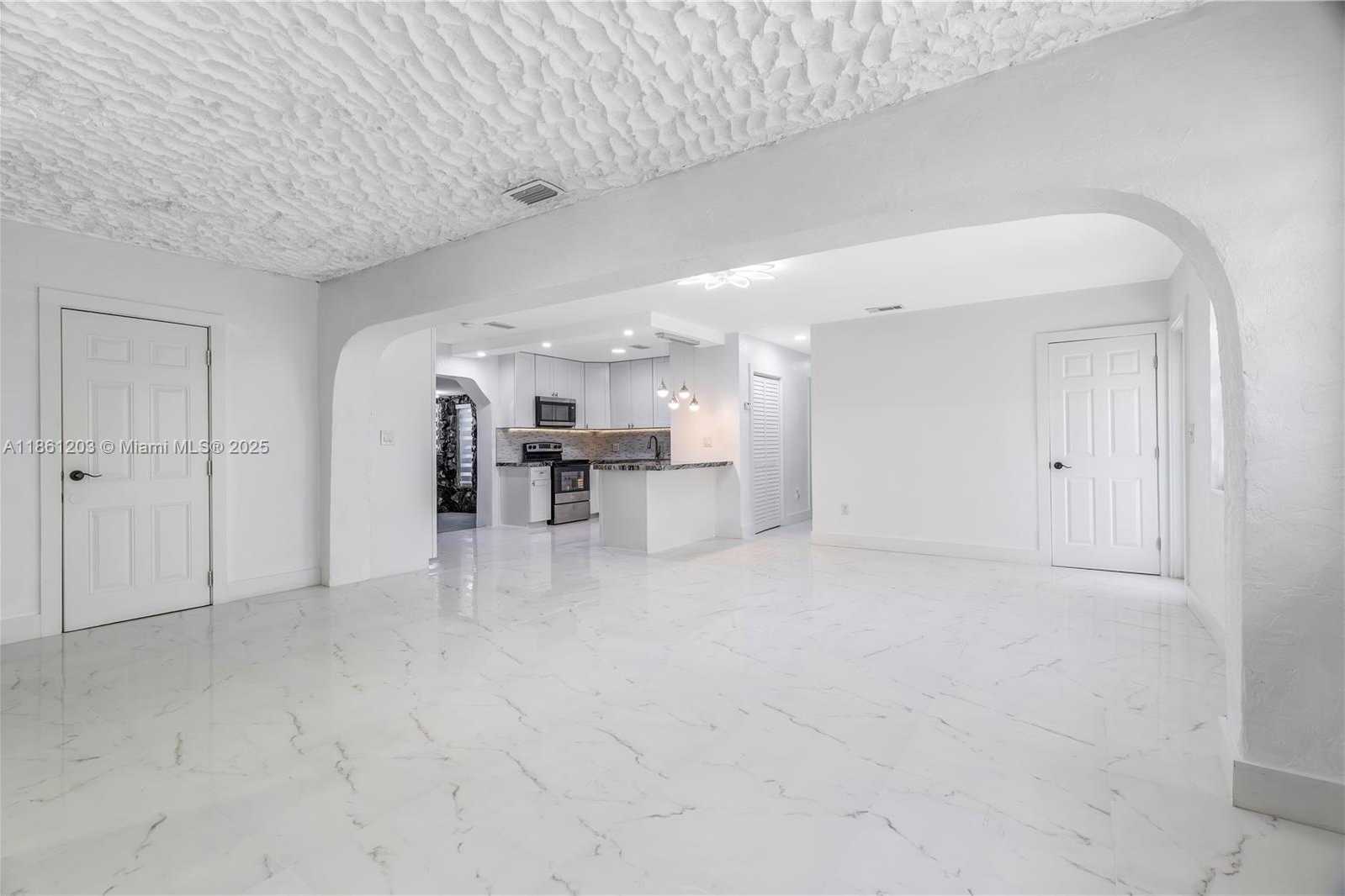 Small Image of 17201 NORTH WEST 37TH AVE, Miami Gardens Number 6