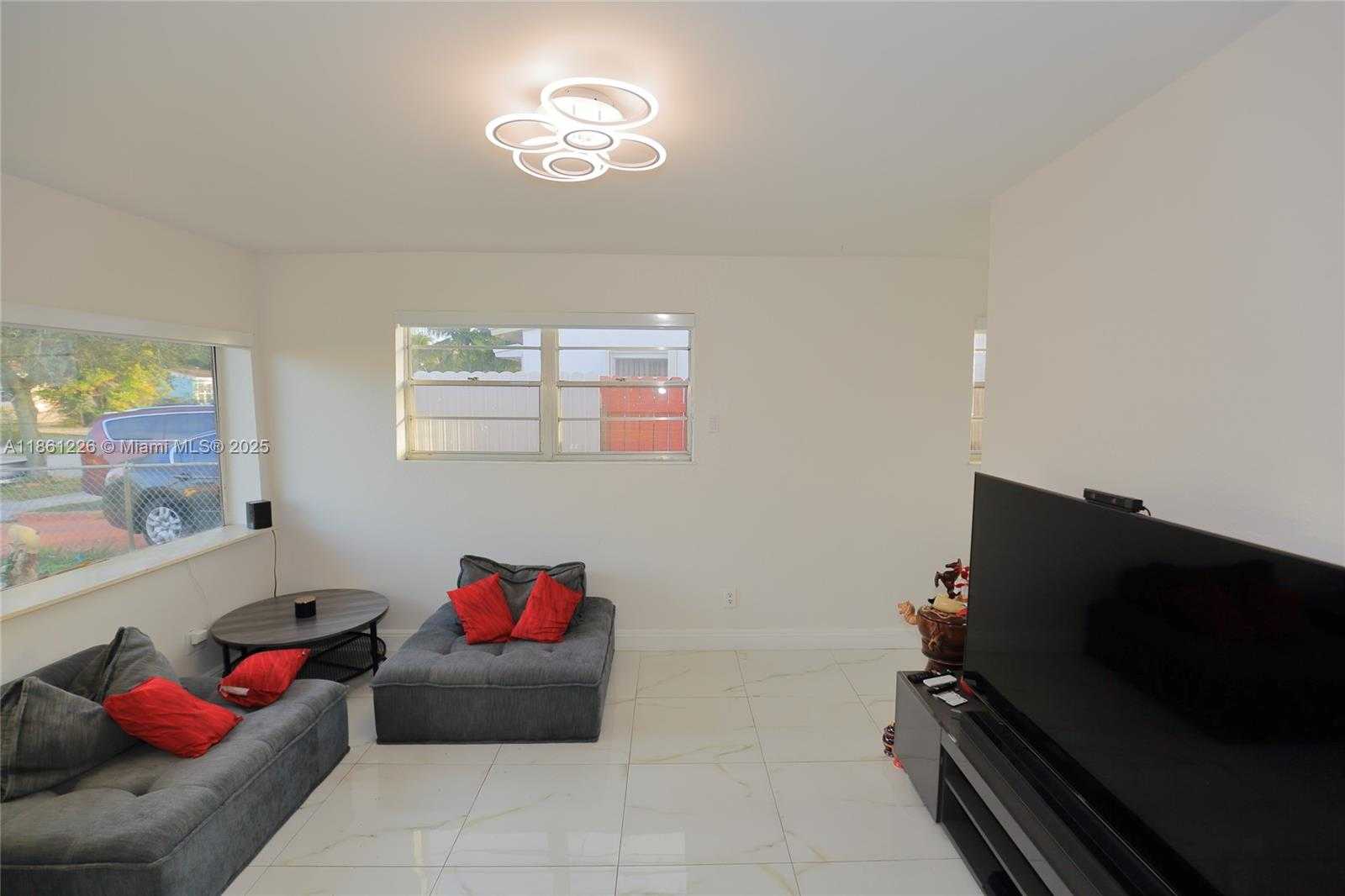 Small Image of 1330 NORTH 69TH AVE, Hollywood Number 16