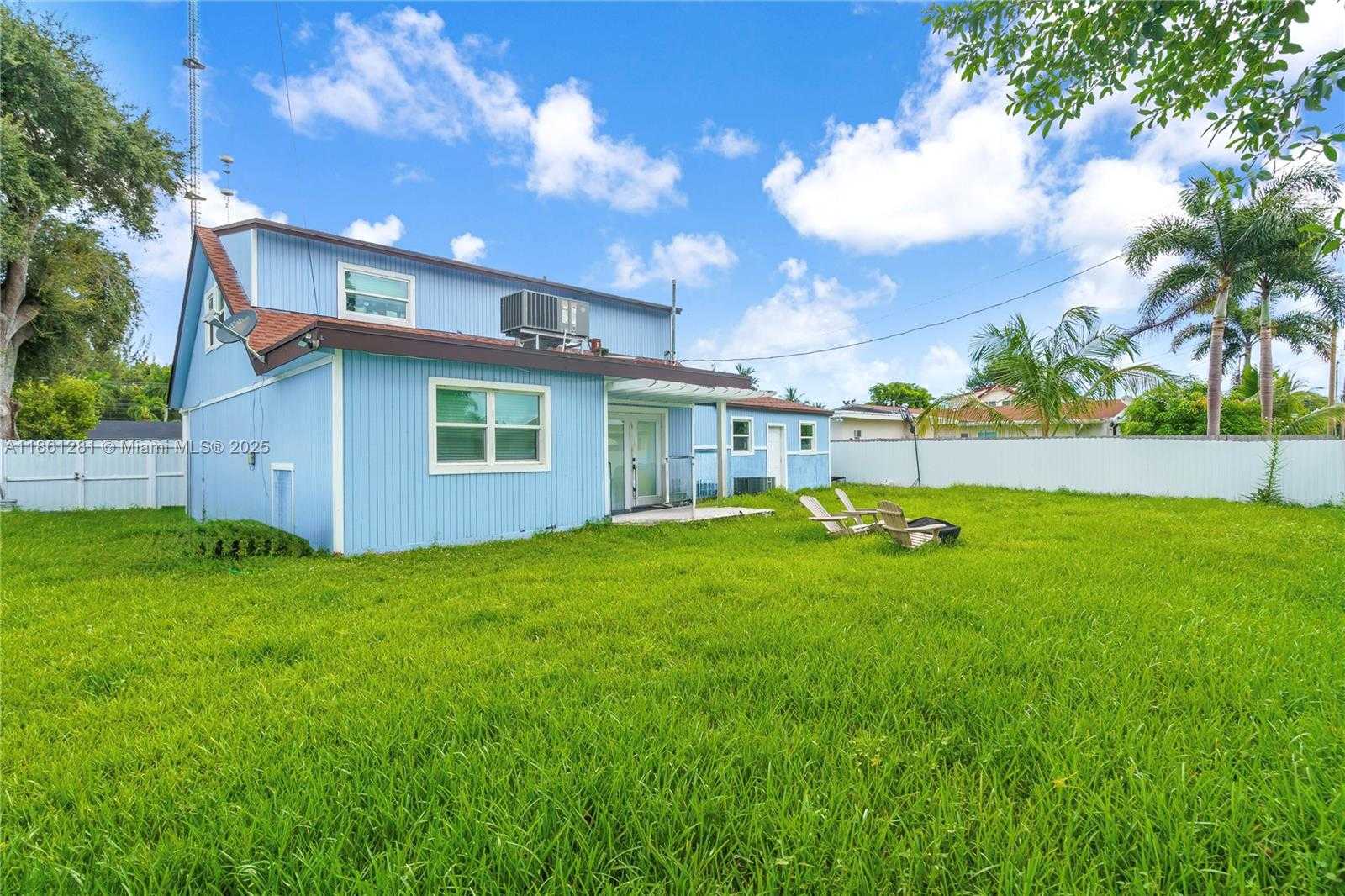 Small Image of 350 NORTH WEST 206TH TER, Miami Gardens Number 18